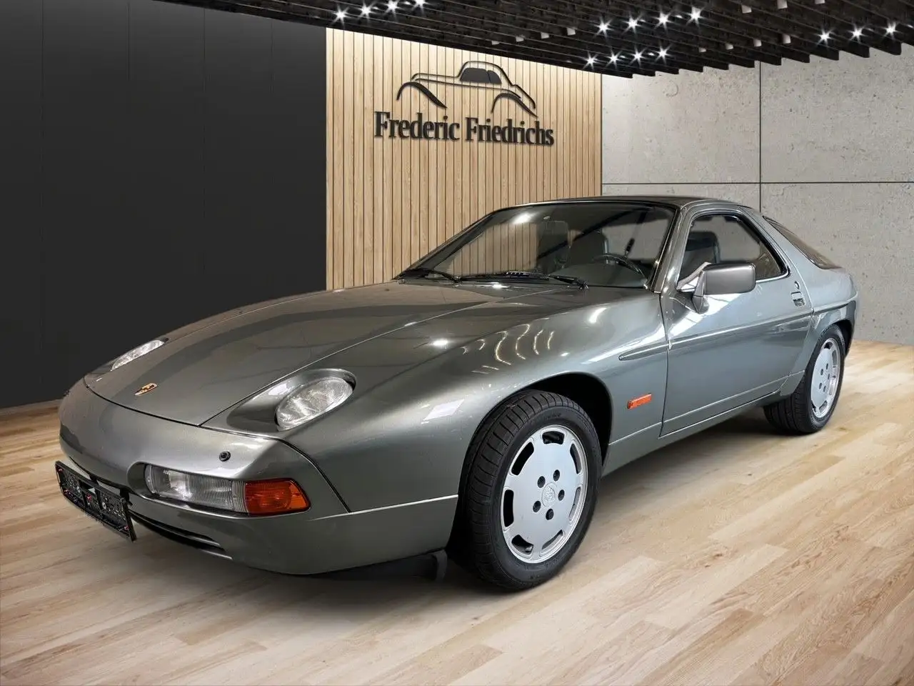 Porsche 928