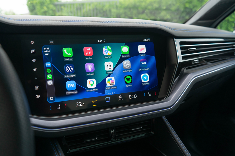 Volkswagen Touareg 3.0 TSI eHybrid 4MOTION R / Puglia/ Standkachel/ L — photo 5