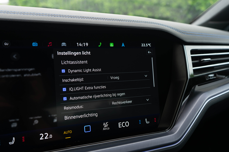 Volkswagen Touareg 3.0 TSI eHybrid 4MOTION R / Puglia/ Standkachel/ L — photo 7
