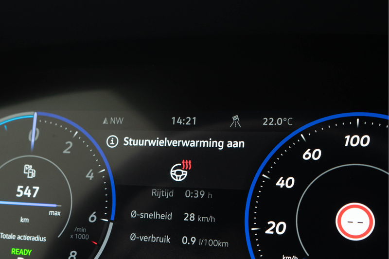 Volkswagen Touareg 3.0 TSI eHybrid 4MOTION R / Puglia/ Standkachel/ L — photo 12