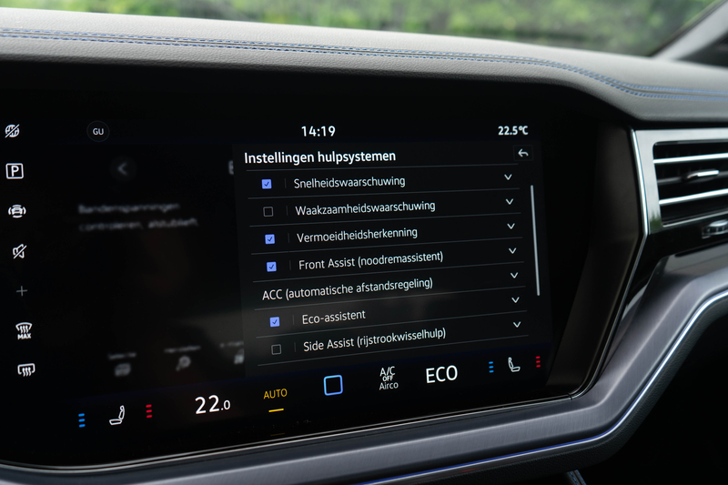 Volkswagen Touareg 3.0 TSI eHybrid 4MOTION R / Puglia/ Standkachel/ L — photo 8