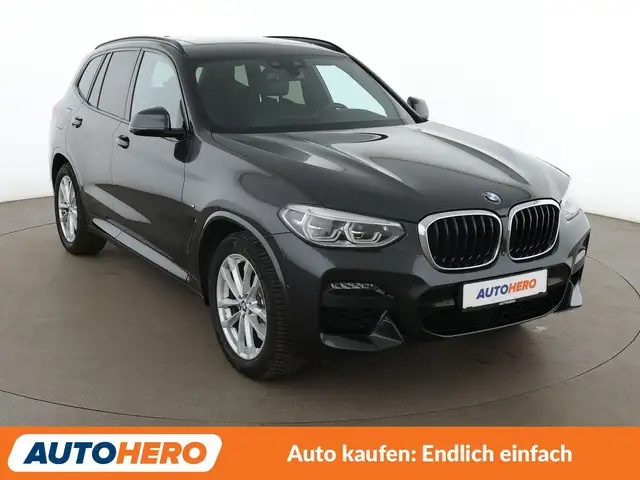 BMW X3 view 8