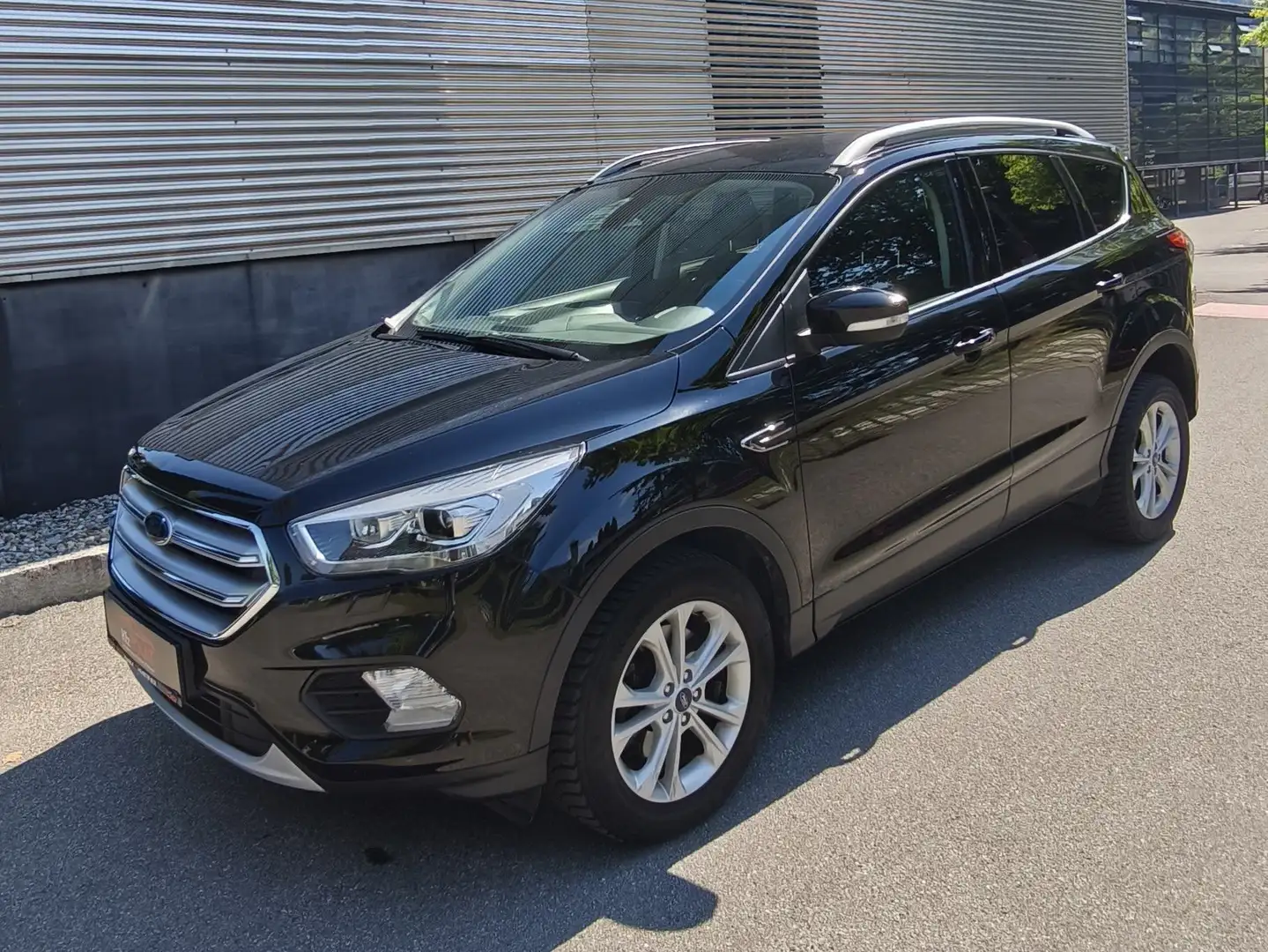 Ford Kuga Titanium Schwarz - 2