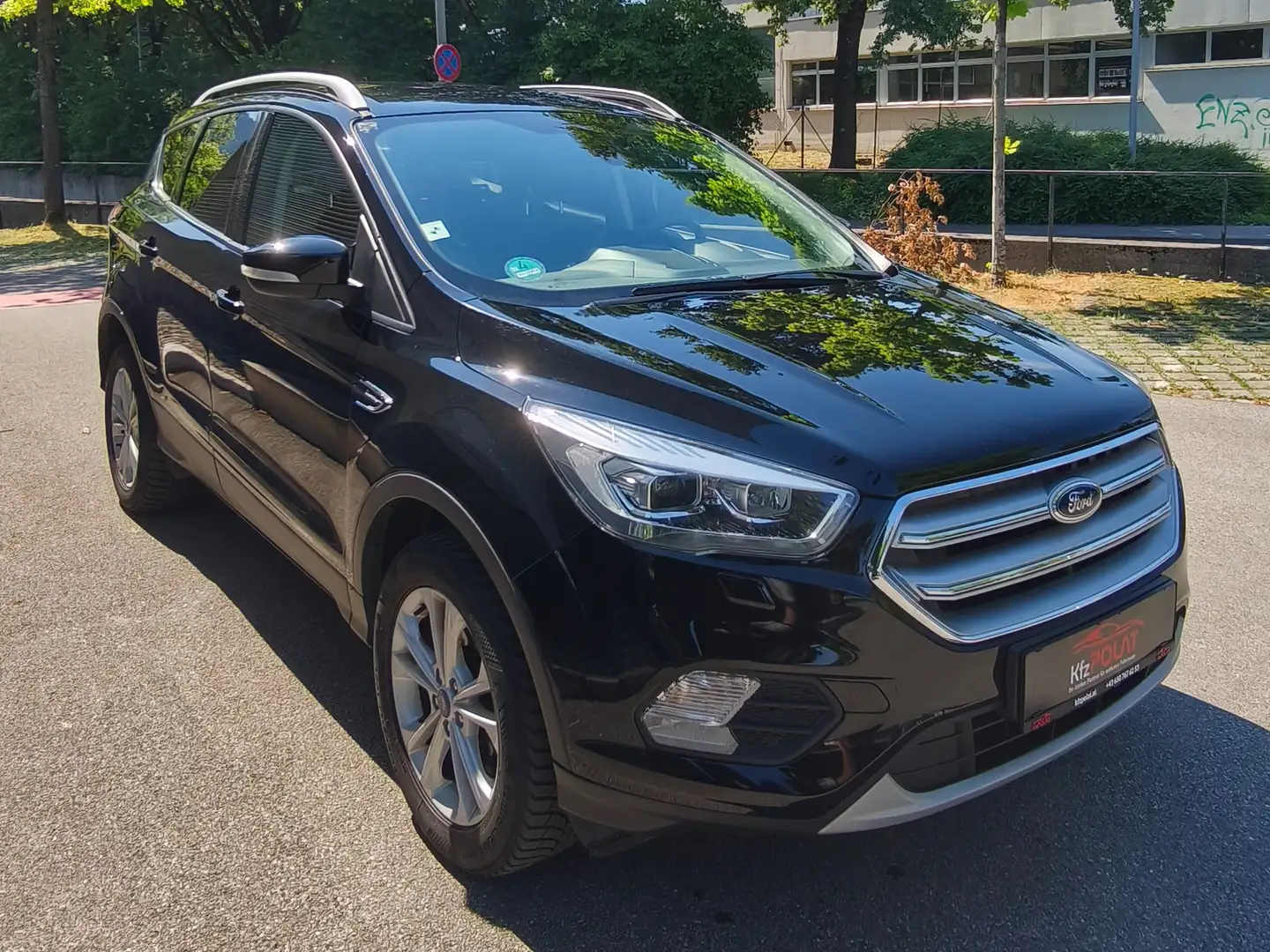 Ford Kuga Titanium Schwarz - 1