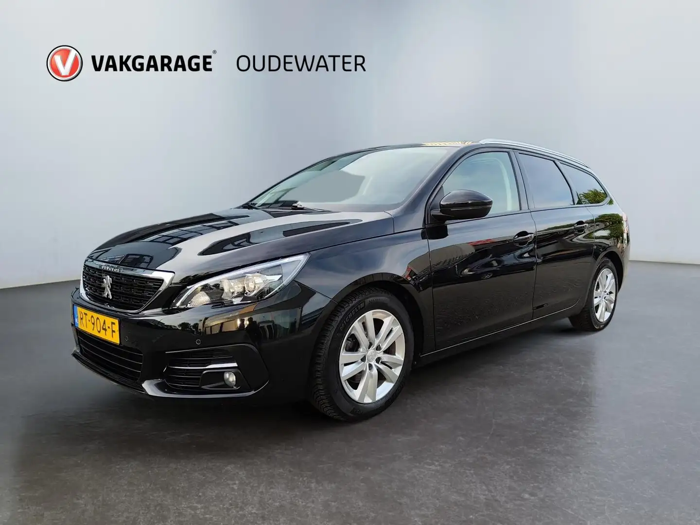 Peugeot 308 SW 1.2 PureTech Blue Lease Executive Zwart - 1