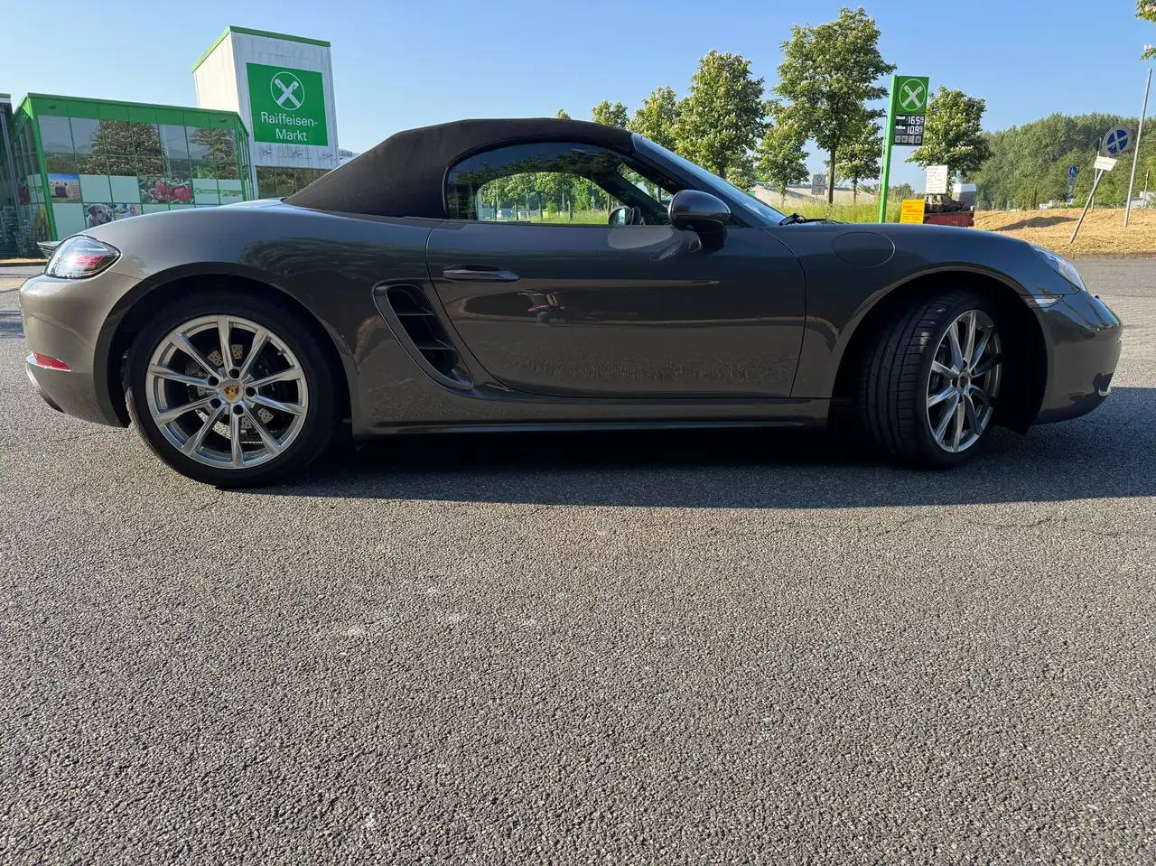 Porsche 718