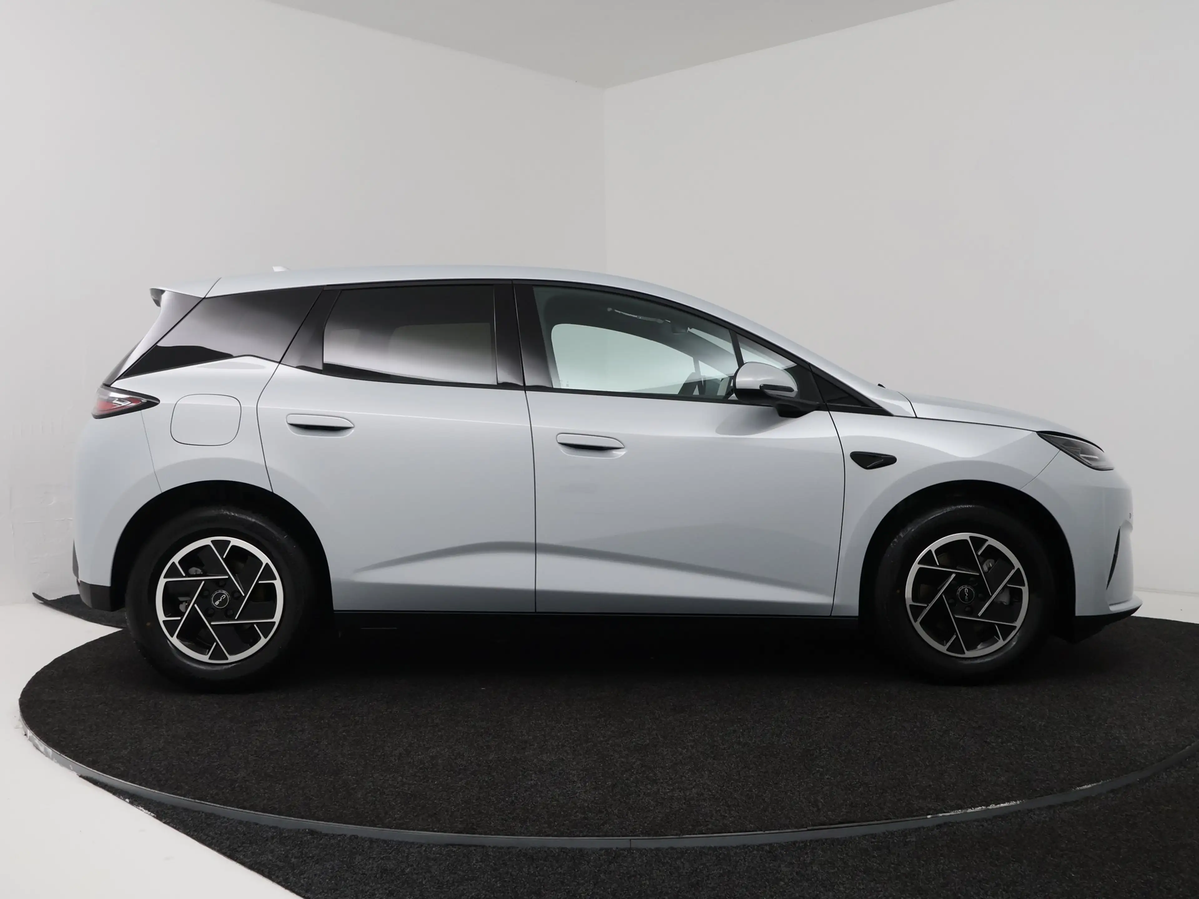 BYD Dolphin G 1.5 DM-i Boost | 100% Nieuw & Origineel Nederlands — photo 14