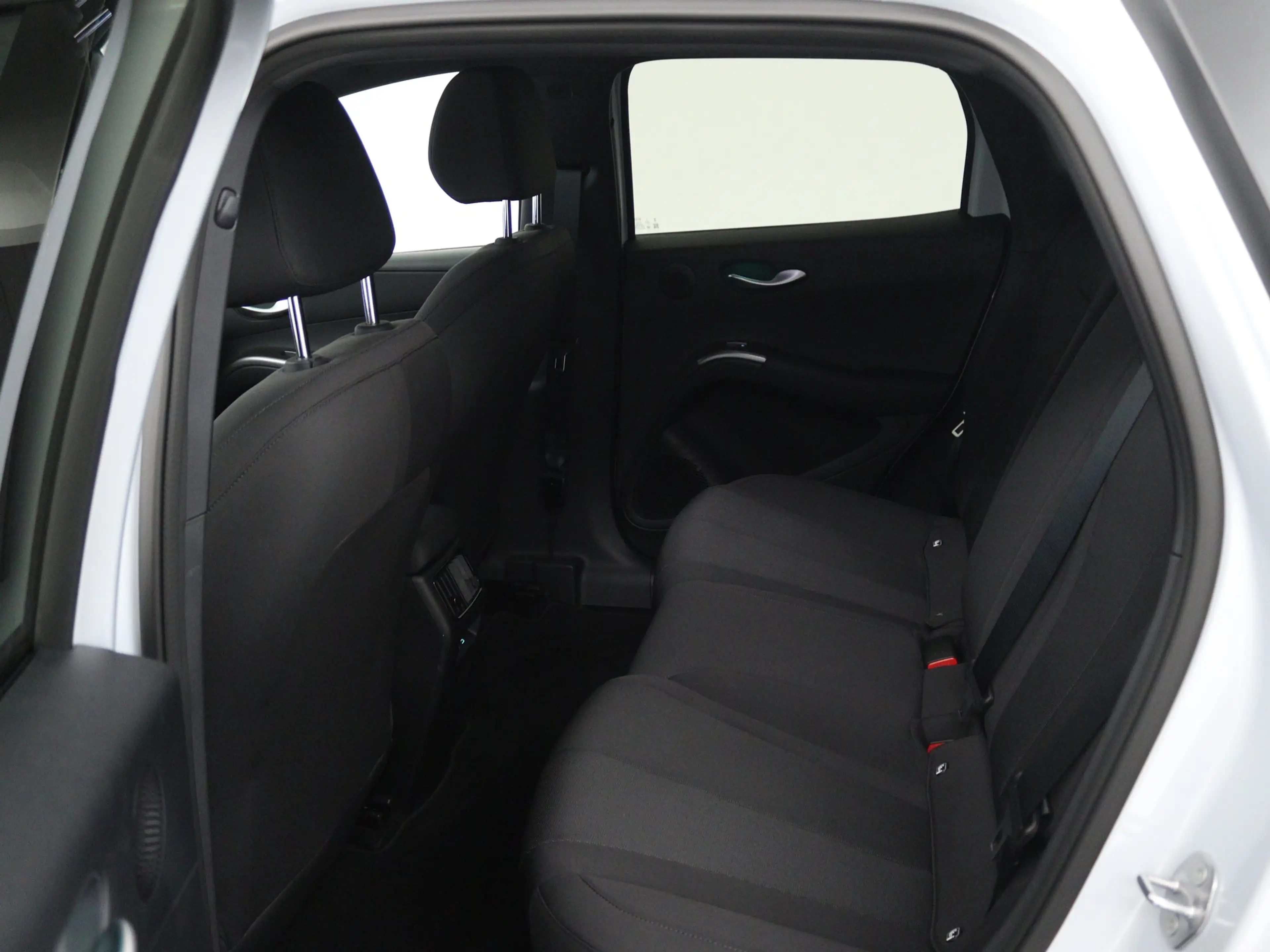 BYD Dolphin G 1.5 DM-i Boost | 100% Nieuw & Origineel Nederlands — photo 5