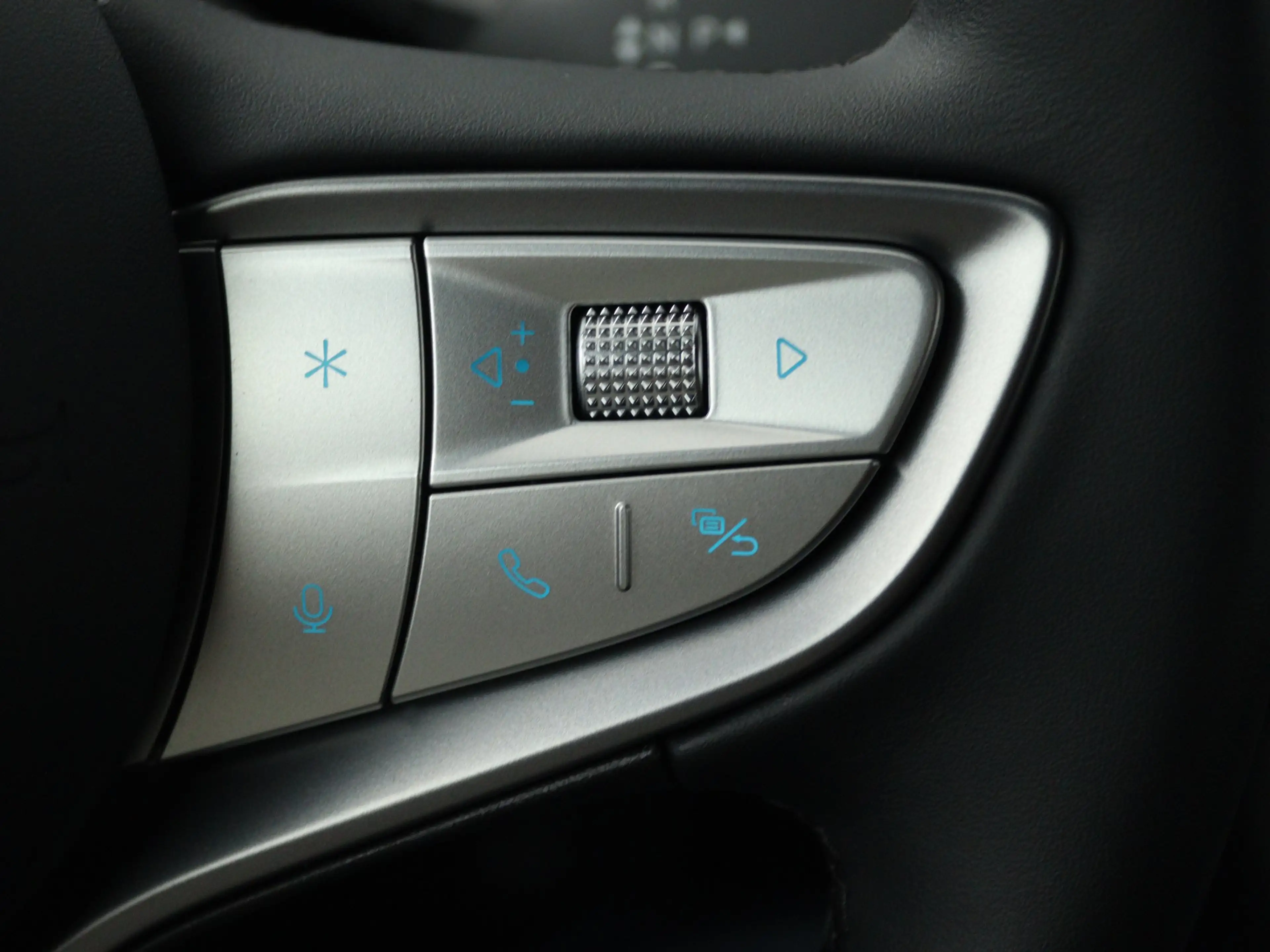 BYD Dolphin G 1.5 DM-i Boost | 100% Nieuw & Origineel Nederlands — photo 13