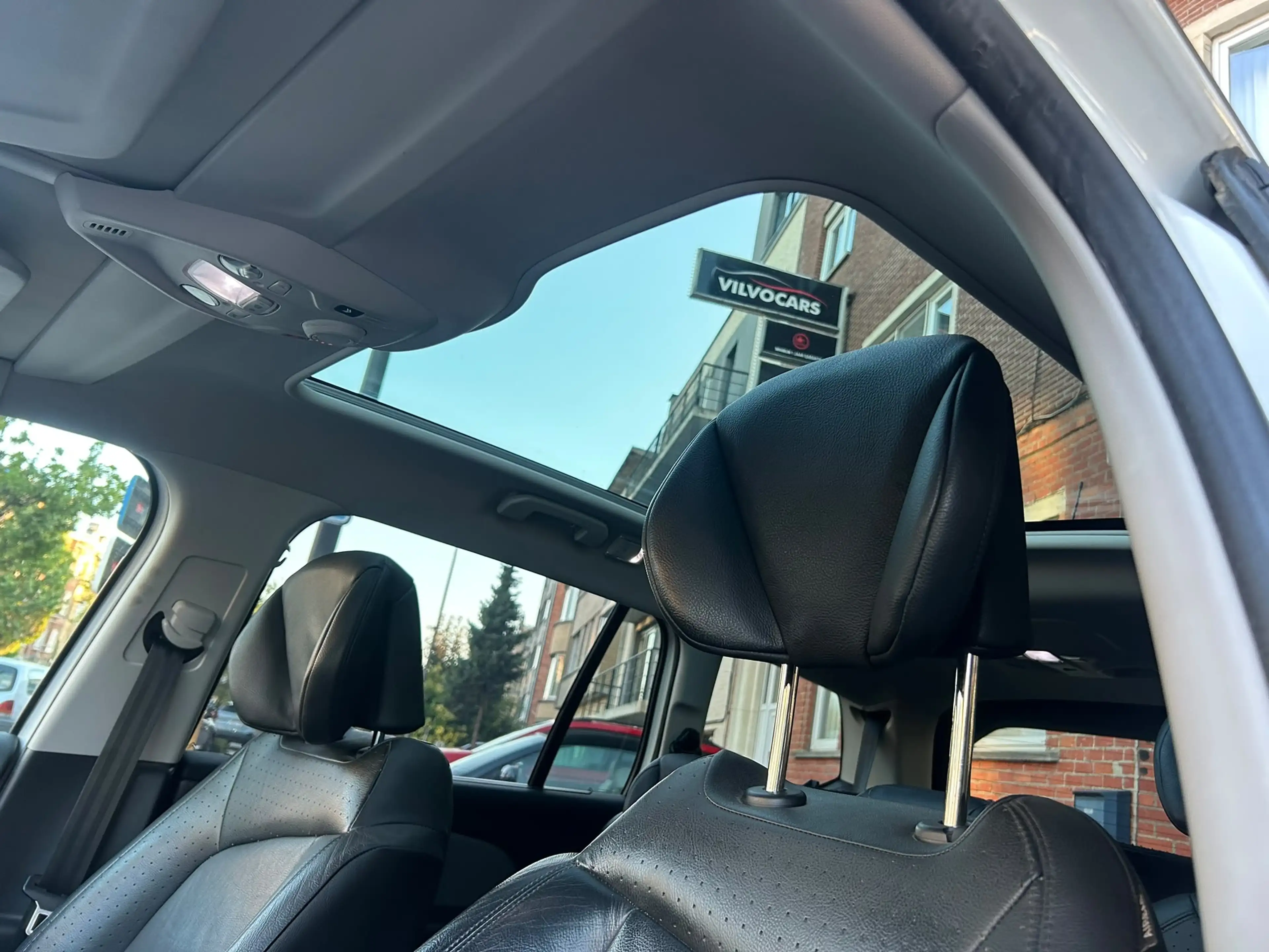 Citroen Grand C4 Picasso 1.6HDi Exclusives SIÈGES MASSANTS,CLIM,GPS,CAMÉRA,RADARS… — photo 15