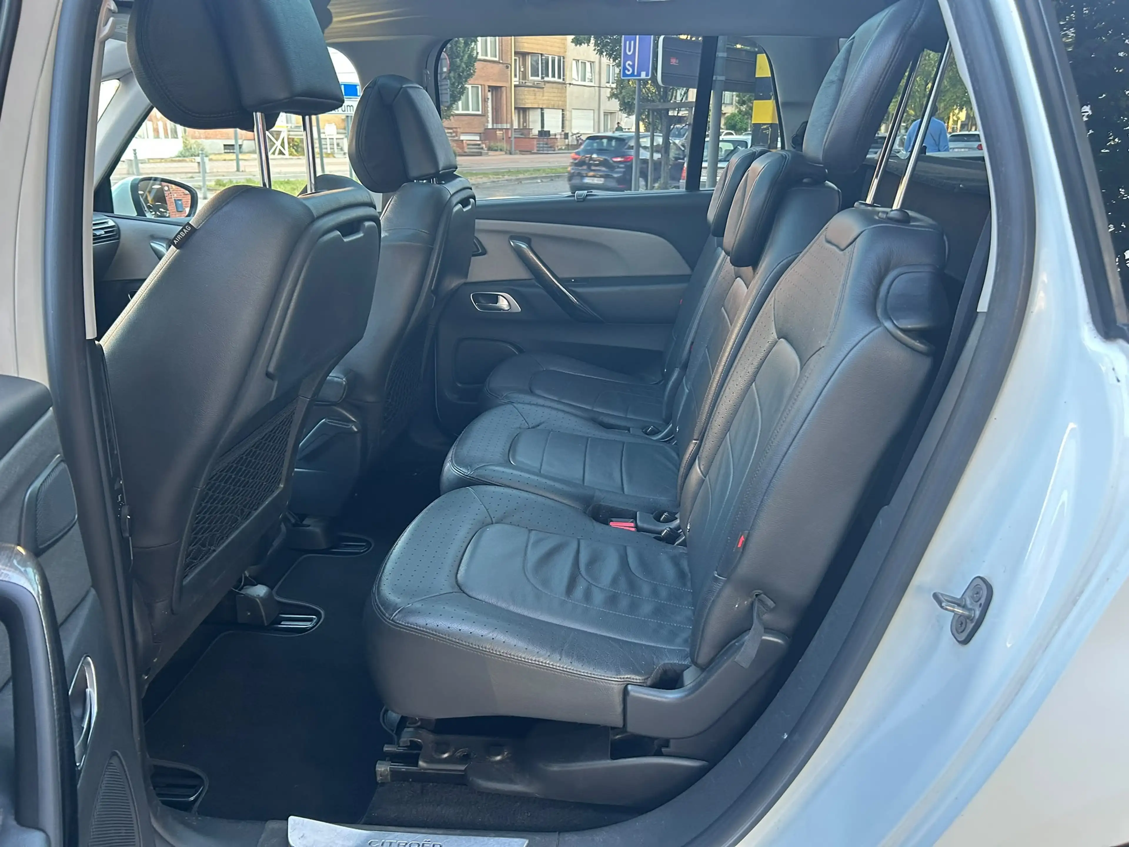 Citroen Grand C4 Picasso 1.6HDi Exclusives SIÈGES MASSANTS,CLIM,GPS,CAMÉRA,RADARS… — photo 8