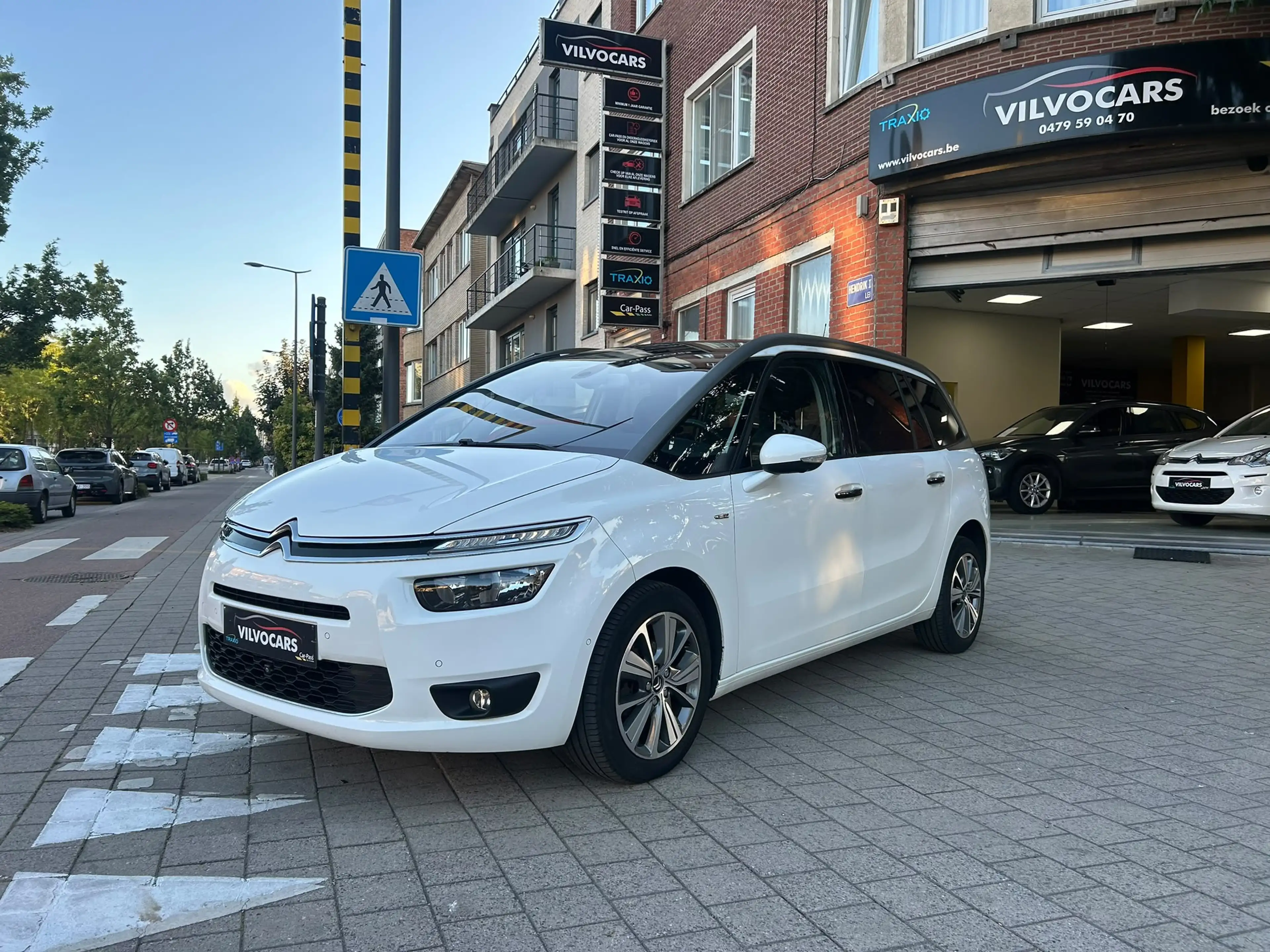 Citroen Grand C4 Picasso 1.6HDi Exclusives SIÈGES MASSANTS,CLIM,GPS,CAMÉRA,RADARS…