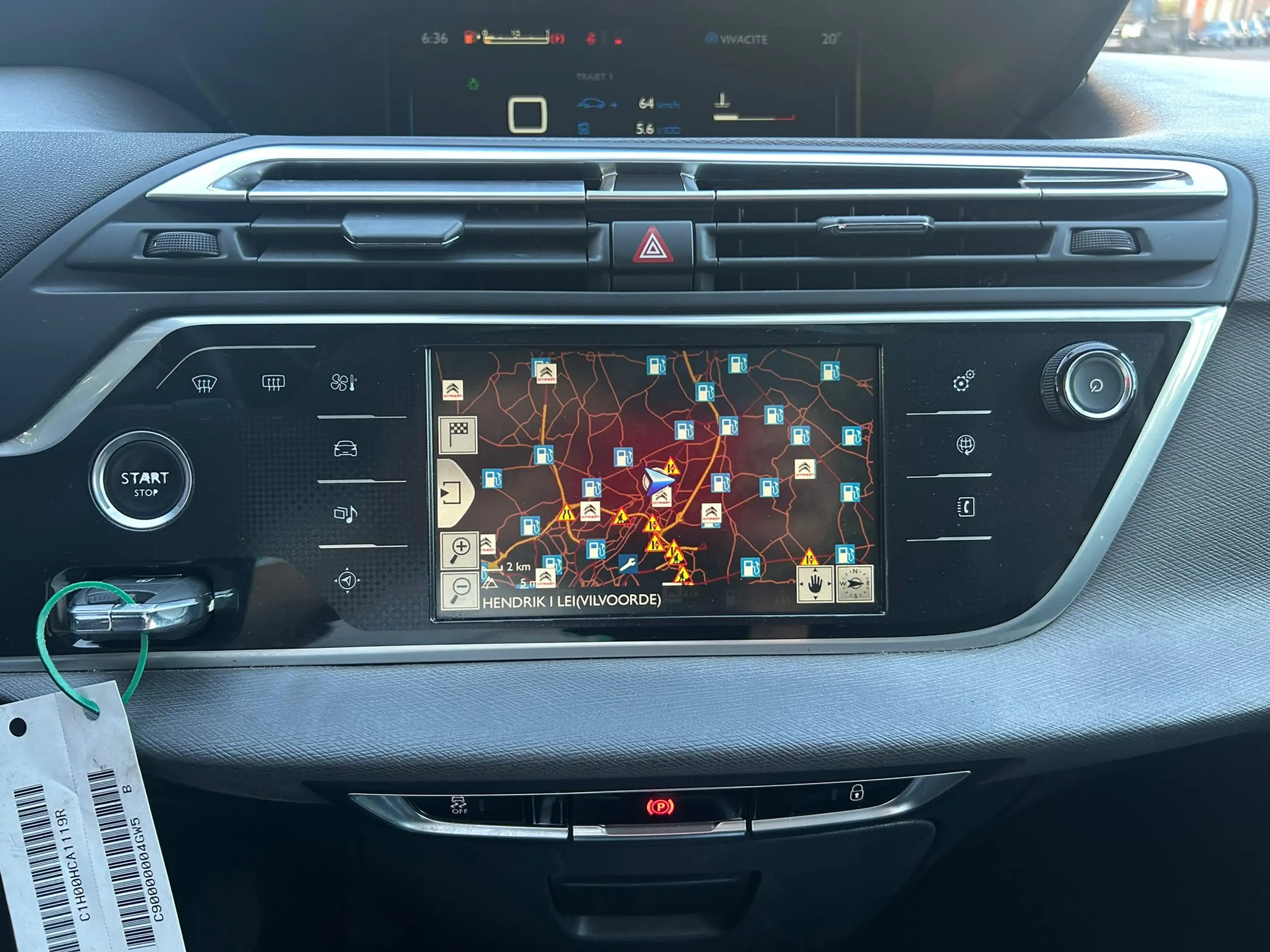Citroen Grand C4 Picasso 1.6HDi Exclusives SIÈGES MASSANTS,CLIM,GPS,CAMÉRA,RADARS… — photo 11