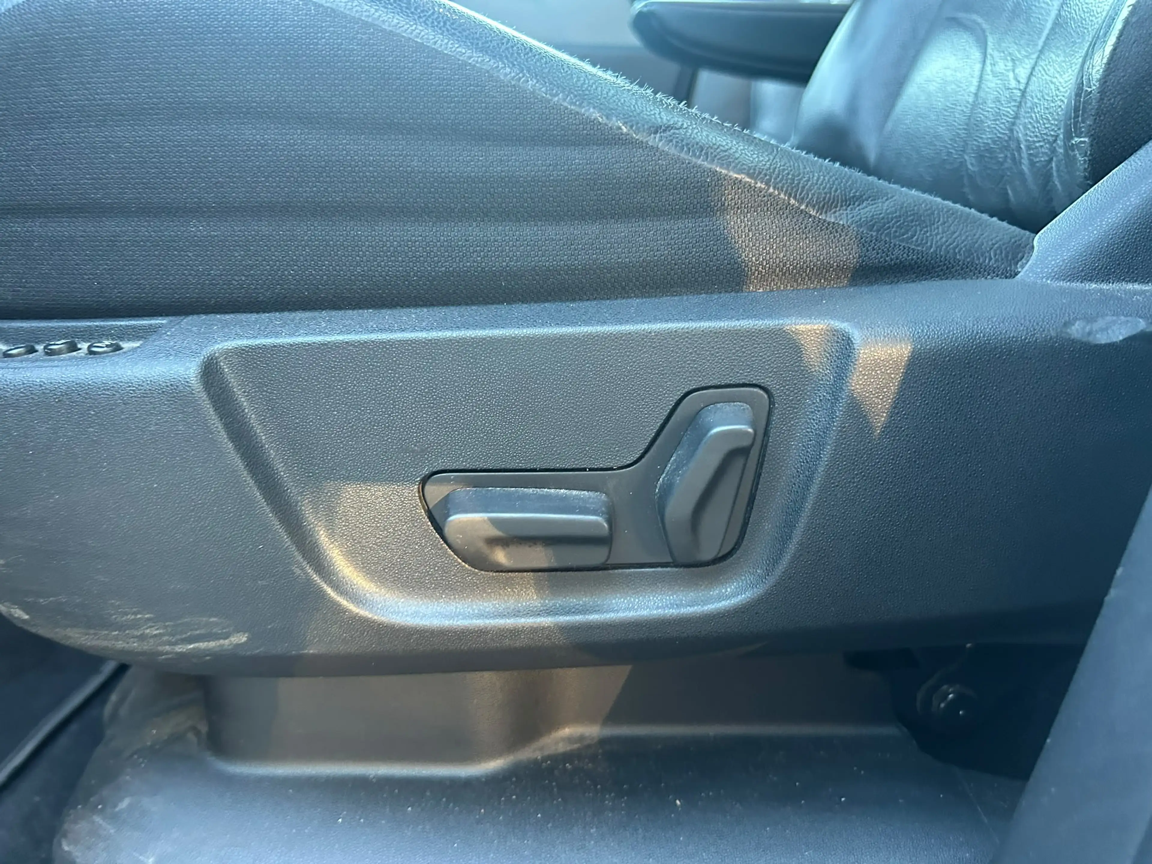 Citroen Grand C4 Picasso 1.6HDi Exclusives SIÈGES MASSANTS,CLIM,GPS,CAMÉRA,RADARS… — photo 6