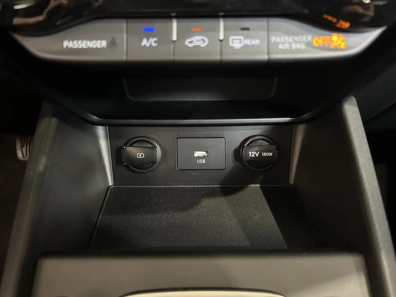 Hyundai KONA снимка Hyundai KONA
