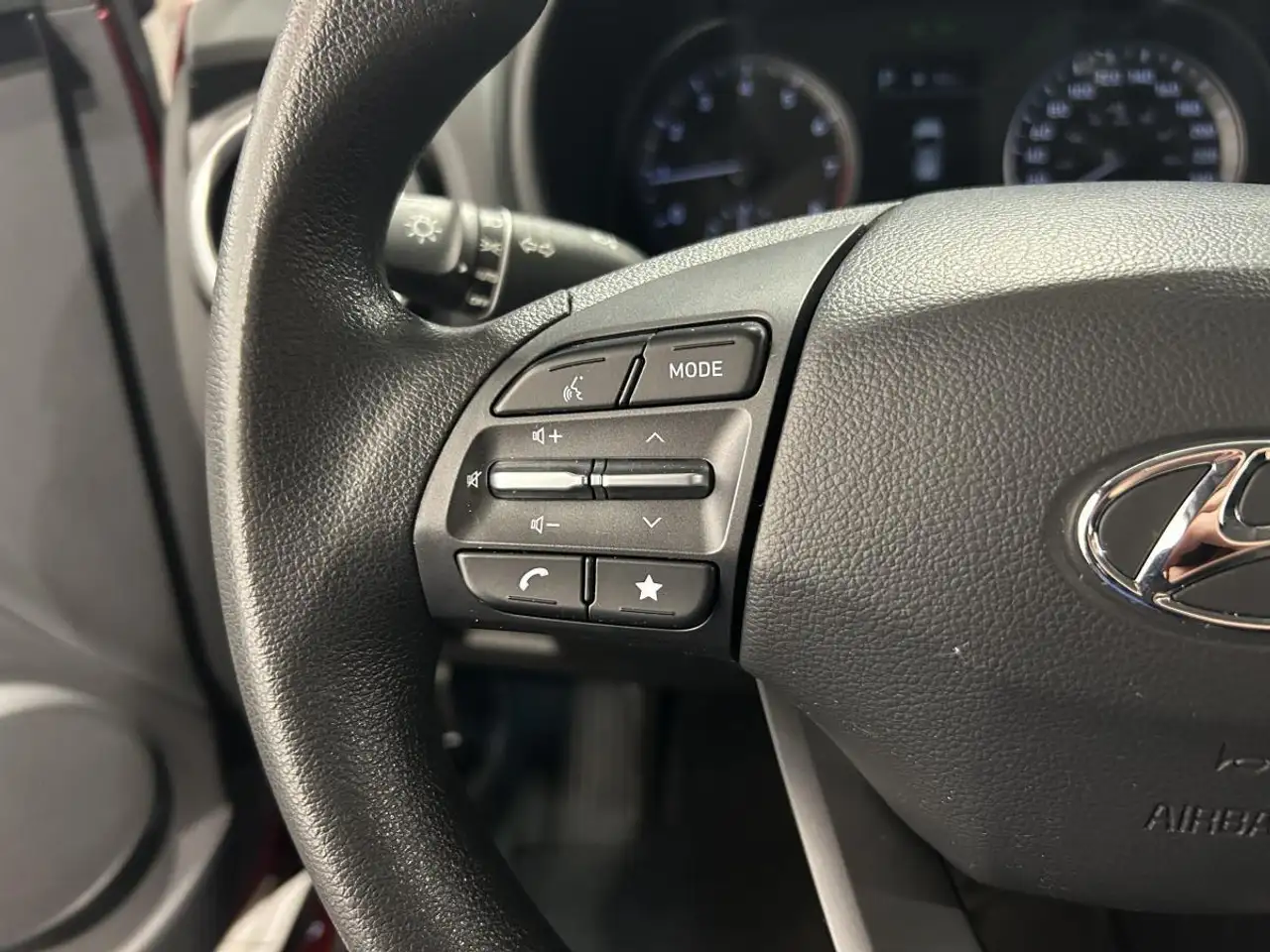Hyundai KONA снимка Hyundai KONA