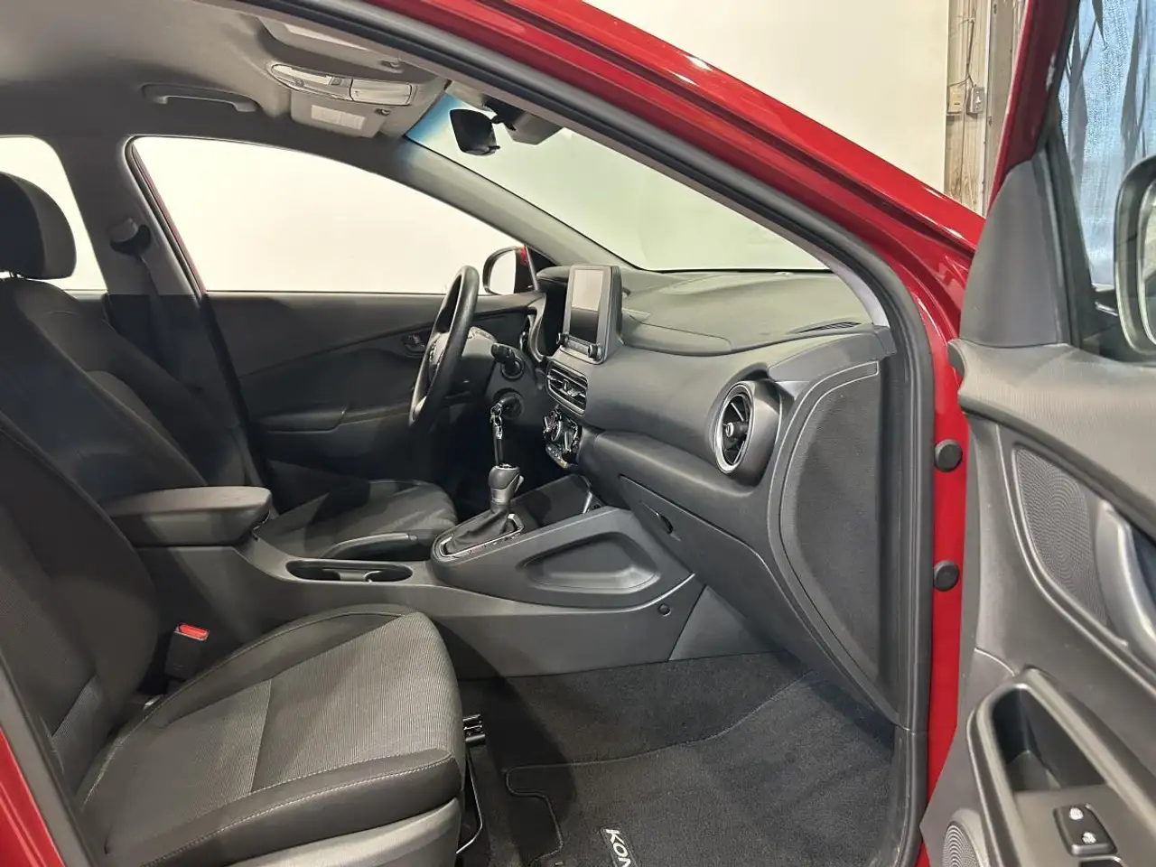 Hyundai KONA снимка Hyundai KONA