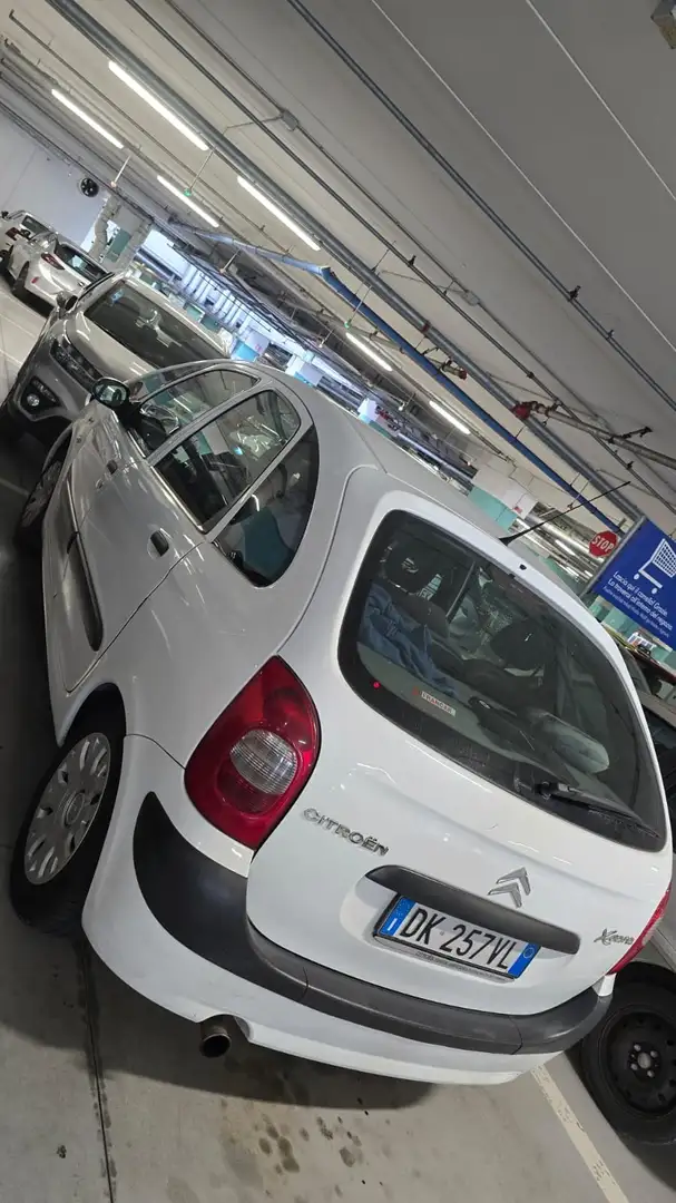 Citroen Xsara Picasso 2.0 HDi Exclusive - 2