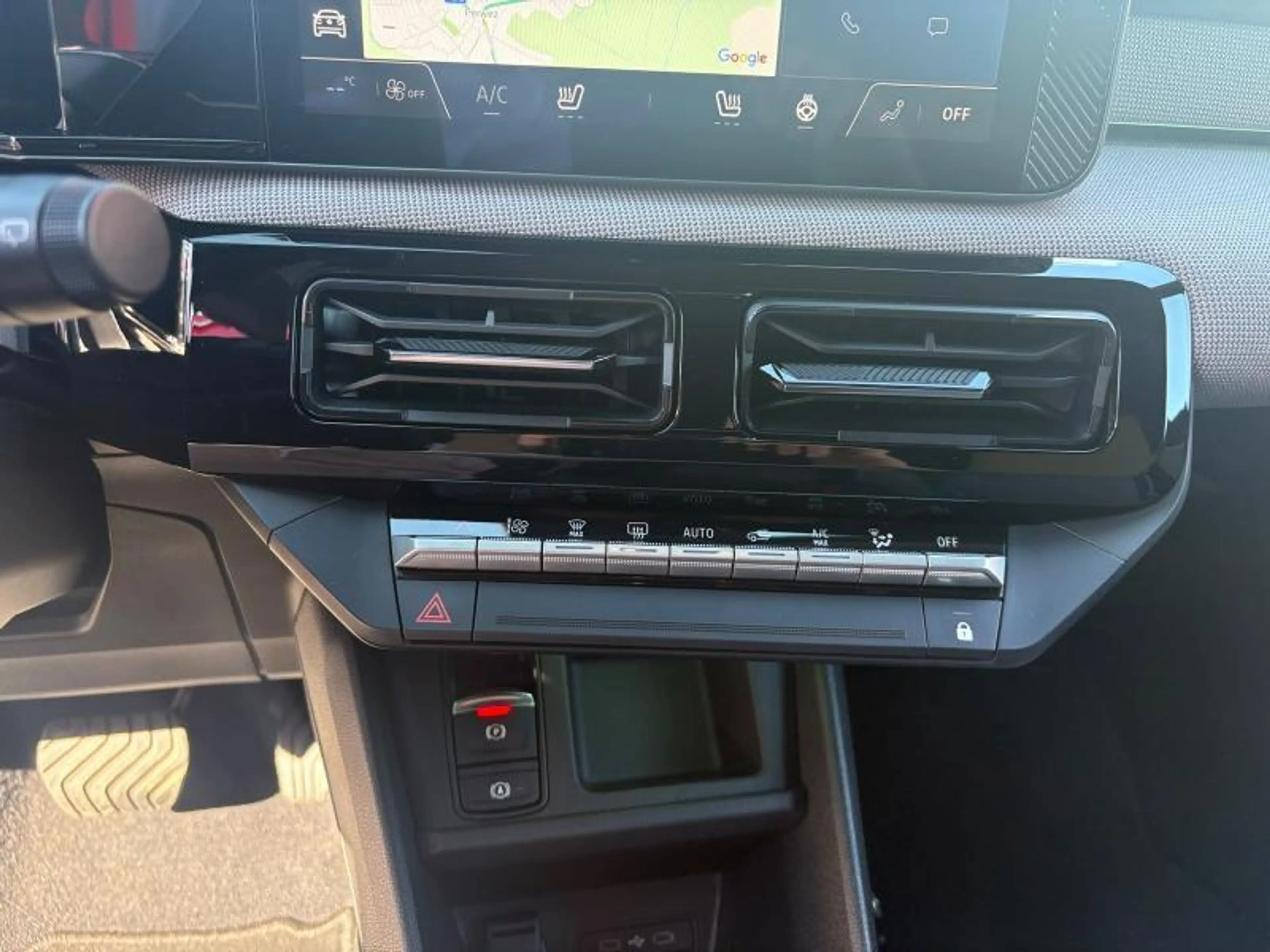 Nissan Micra 52 KWH EVOLVE  18 — photo 14