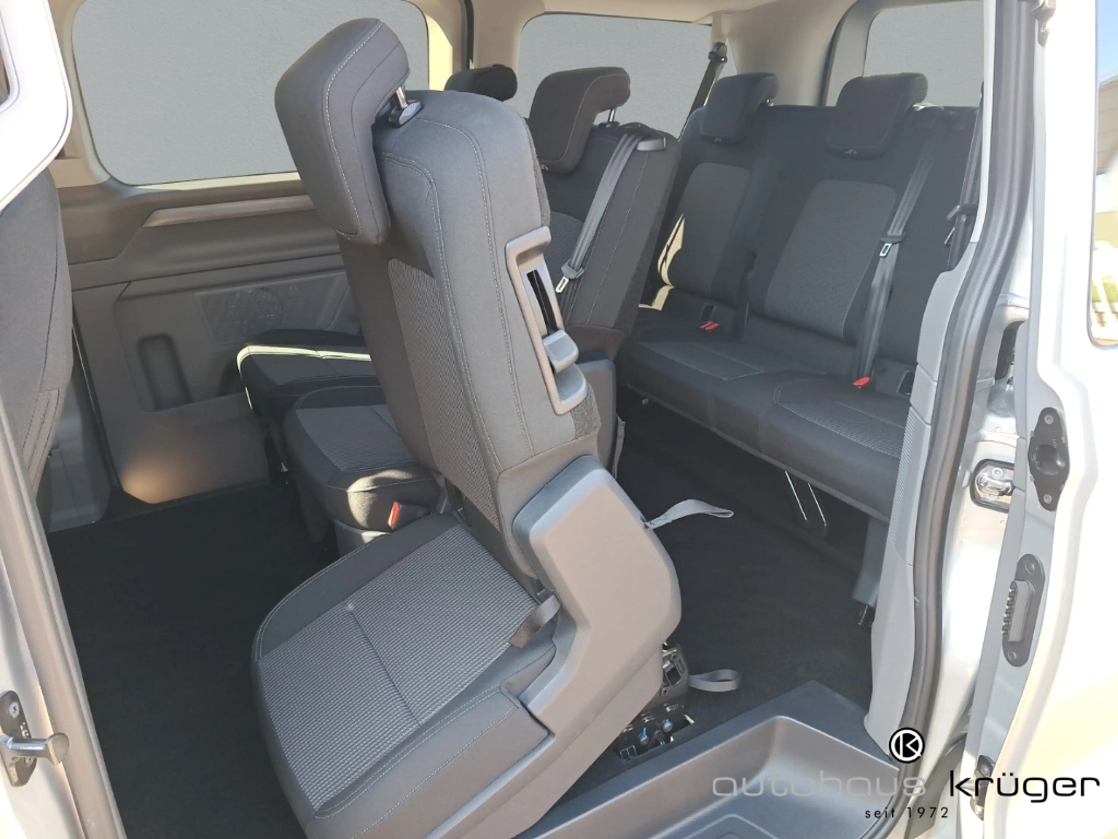 Volkswagen T7 Caravelle 2,0 TDI 6-Gang PDC Klima Multif.Lenkrad met. eFH R — photo 12