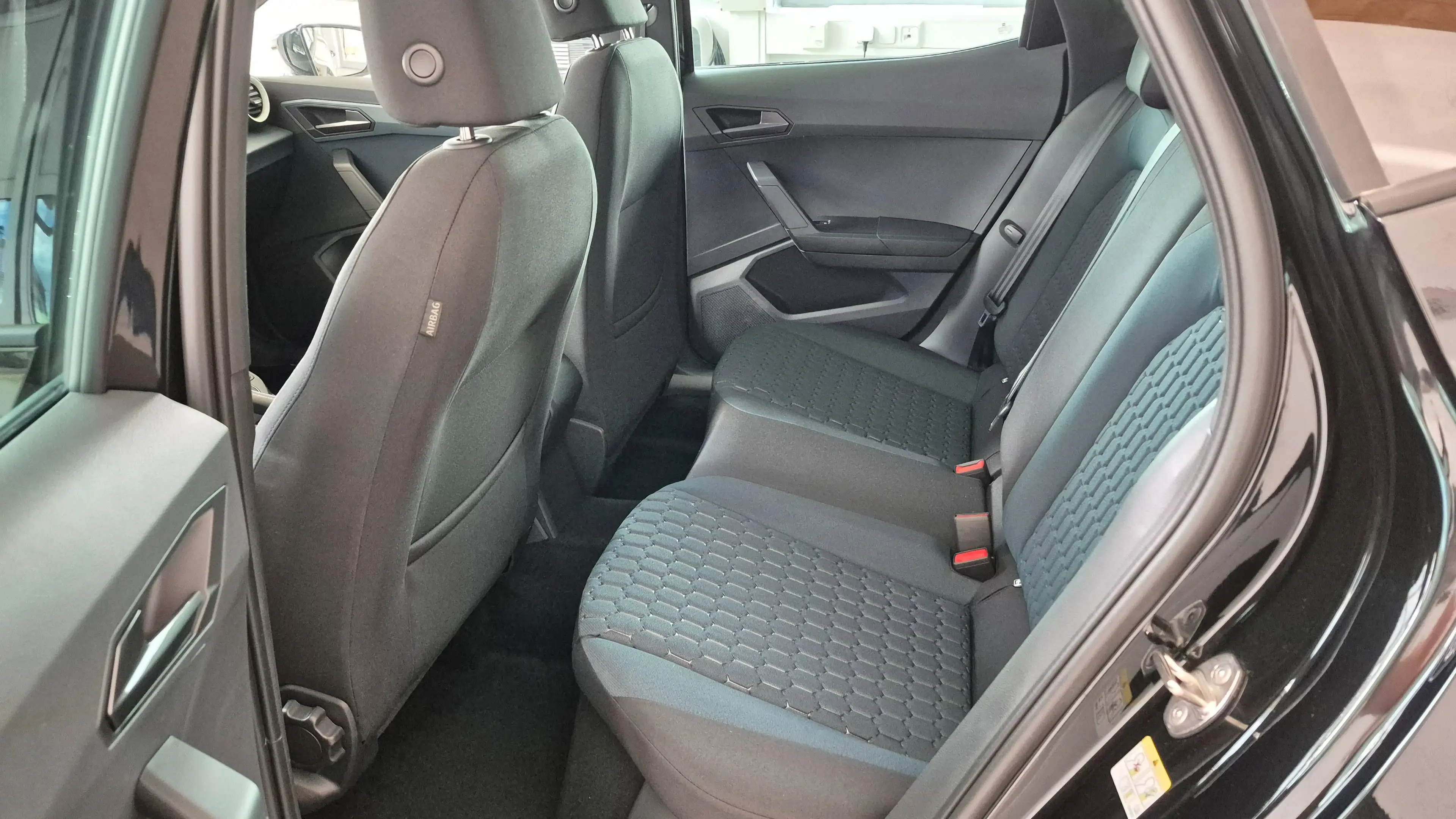 SEAT Ibiza 1.0 TSI 70 kW Style — photo 15
