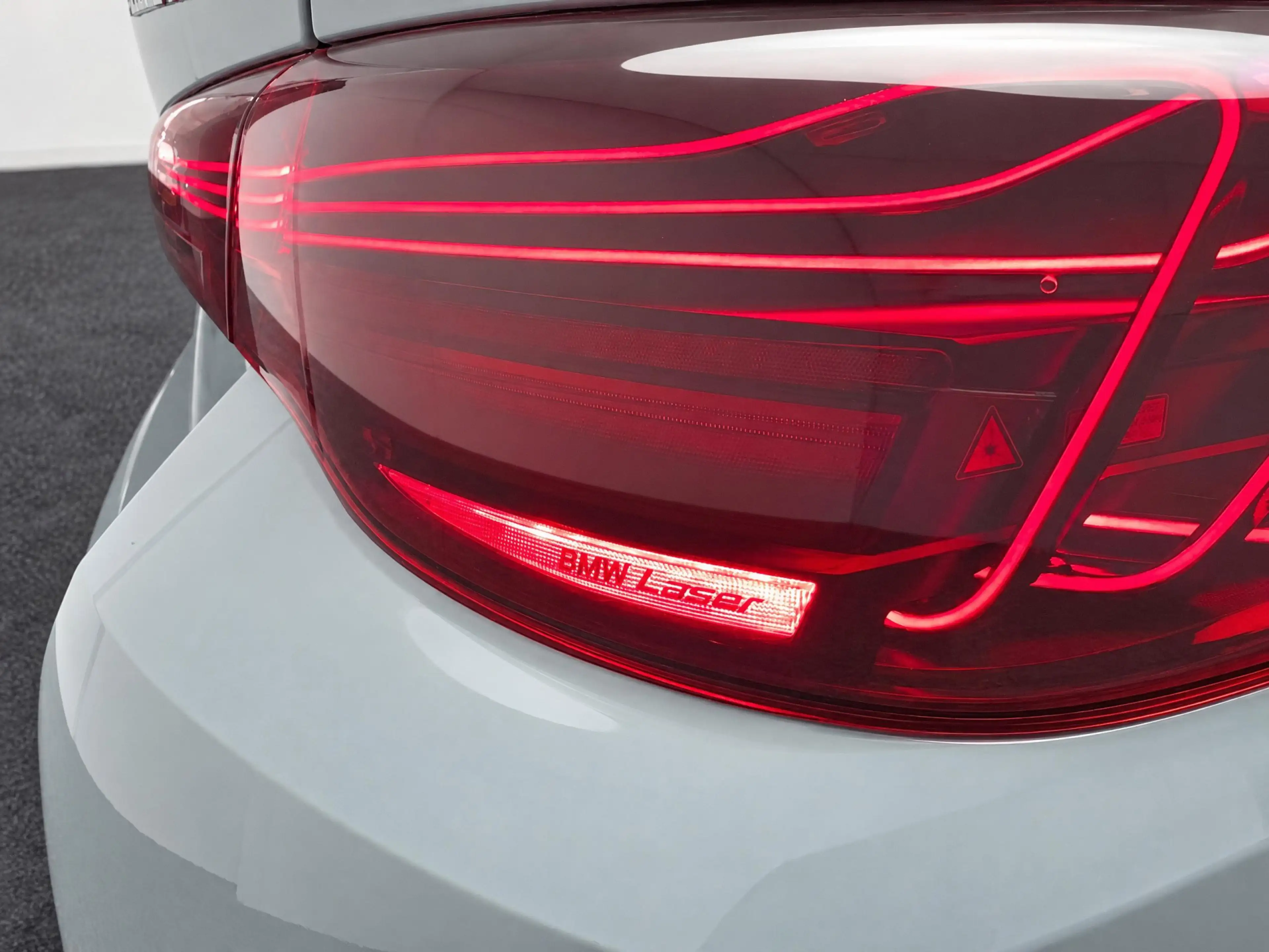 BMW i4 eDrive40 M Sport / Achteruitrijcamera / Active Cru — photo 12