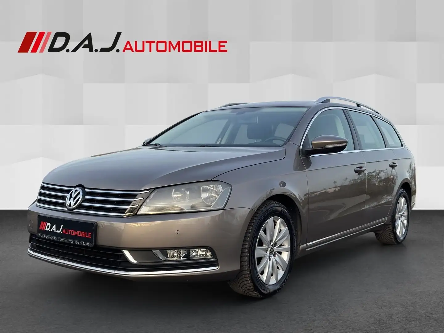Volkswagen Passat Variant 1.6 TDI Comfortline BlueMotion Braun - 1