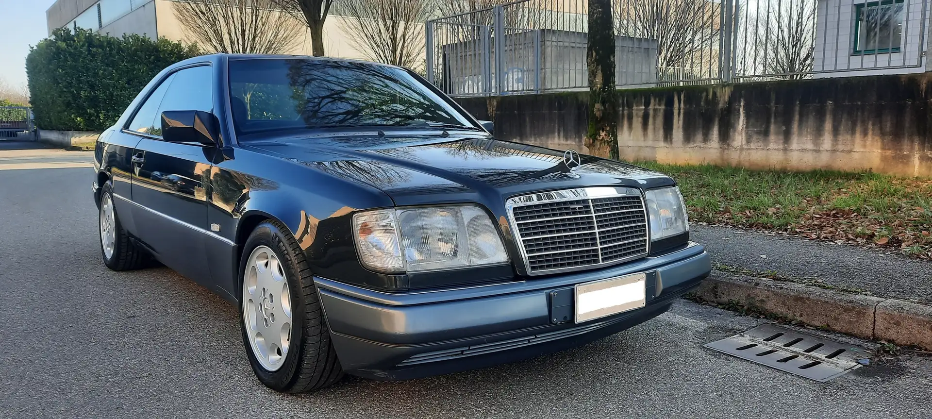 Mercedes-Benz E 200 COUPE' - ASI - TELEFONO Nero - 2