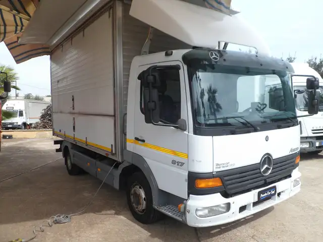 Mercedes-Benz Atego 75-817 furgonatura negozio