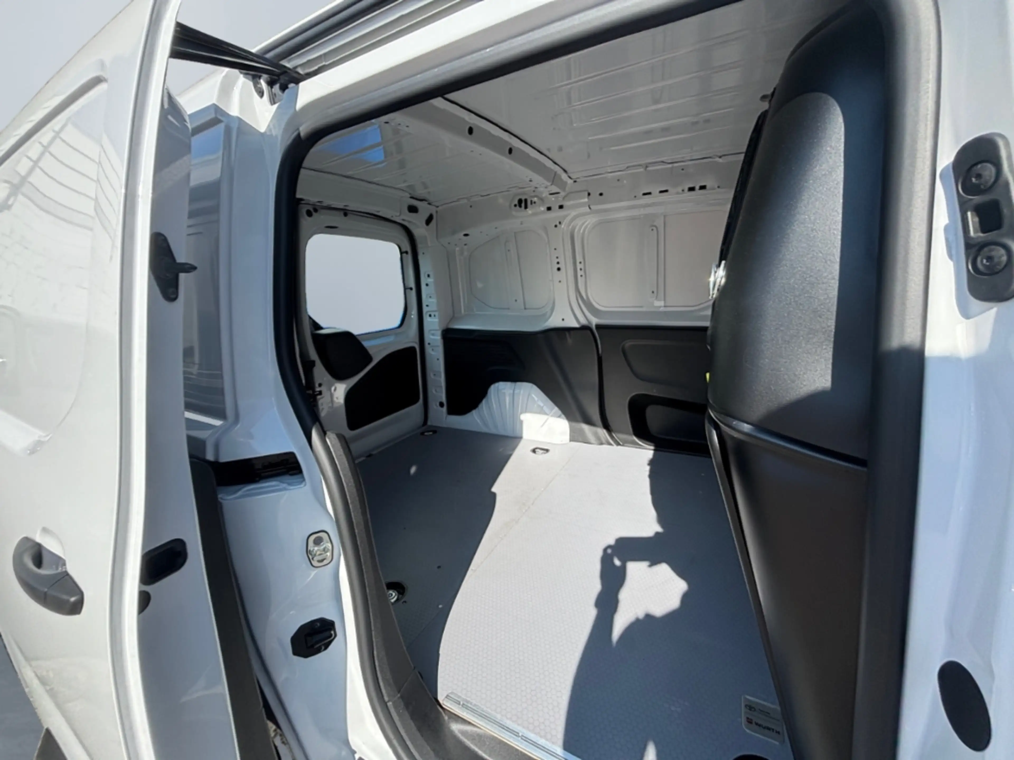 Toyota Proace City 1,2 l P, 110 PS 6MT 4 Türen, 3 Sitze M — photo 15