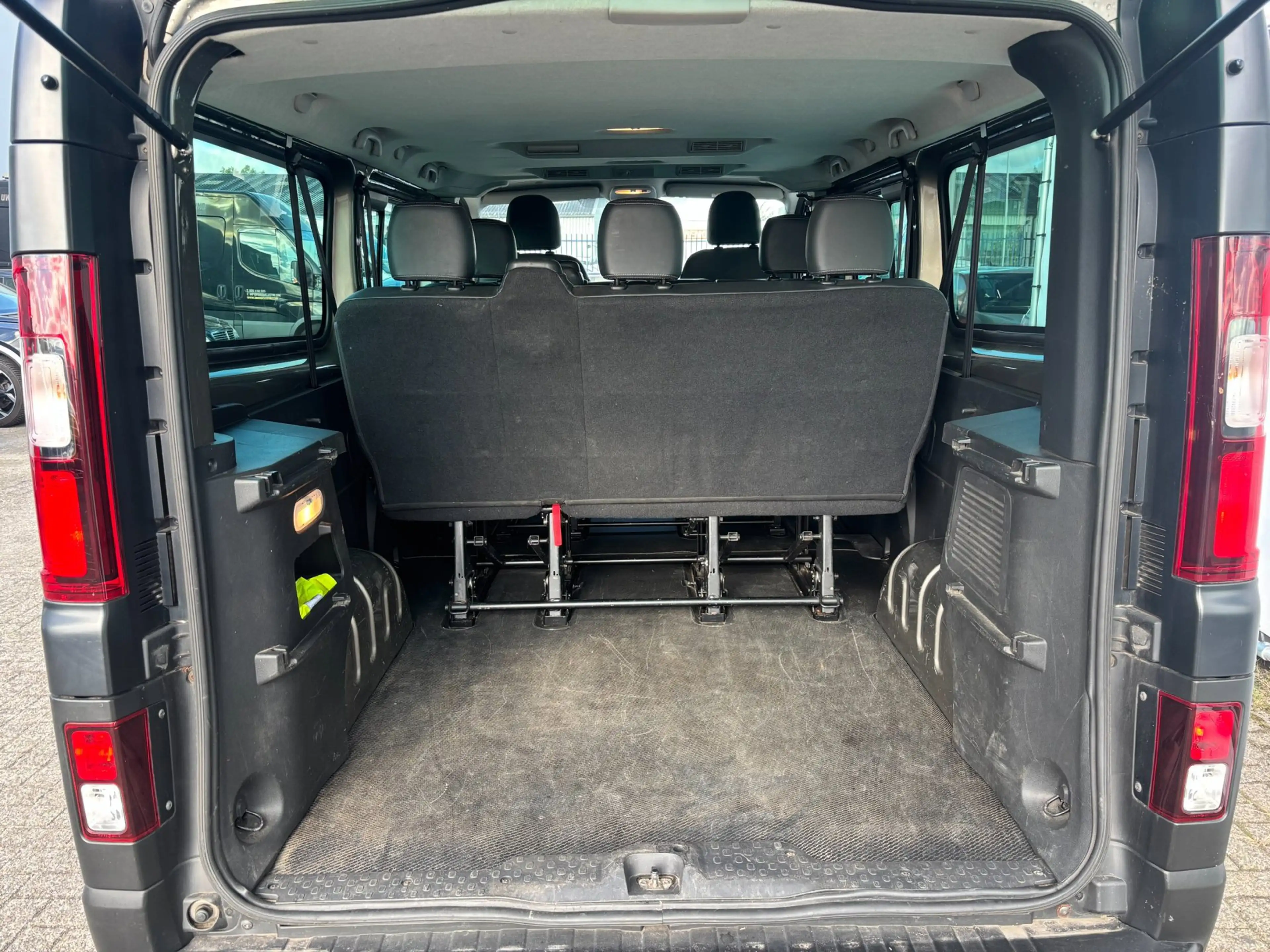 Opel Vivaro Combi 1.6 CDTI L2H1 BiTurbo ecoFLEX — photo 7