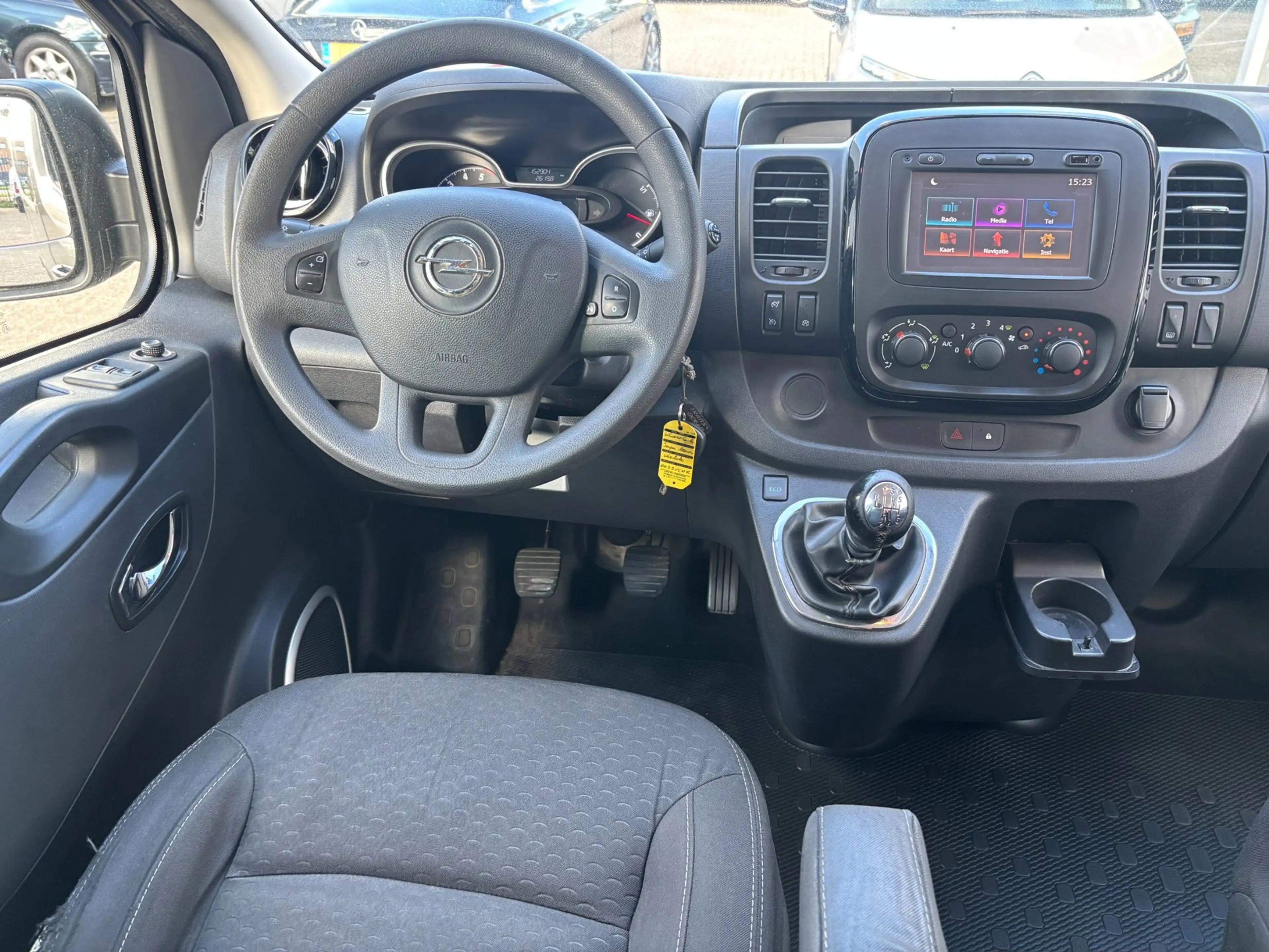 Opel Vivaro Combi 1.6 CDTI L2H1 BiTurbo ecoFLEX — photo 9