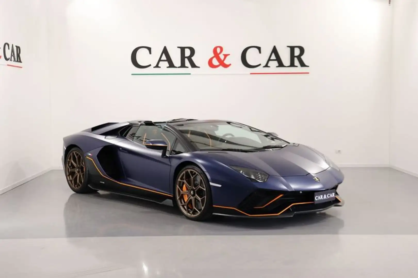 Lamborghini Aventador Ultimae 6.5 V12 Roadster Modrá - 1