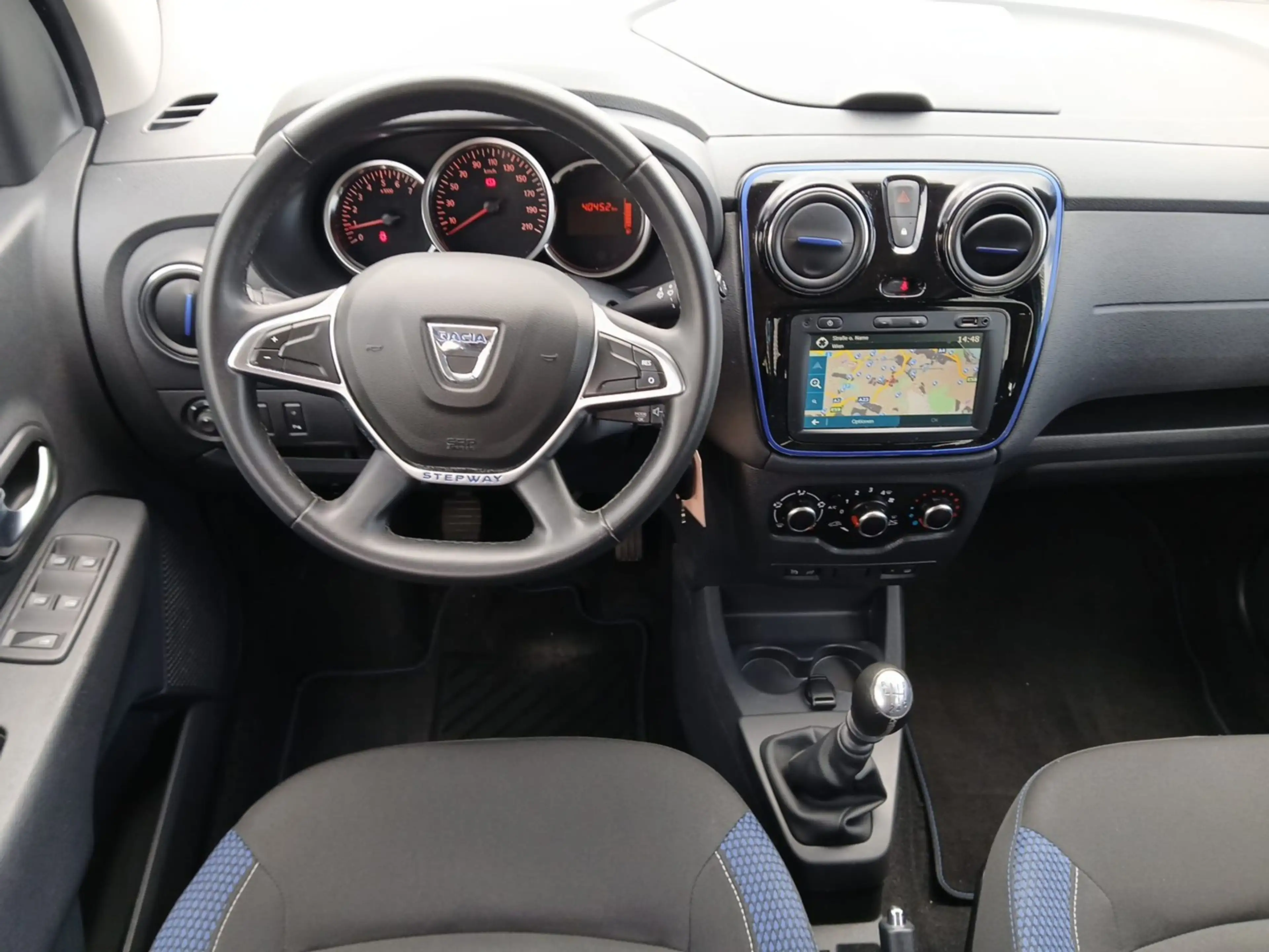 Dacia Lodgy LODGY Celebration 1,5 Blue dCi 115 — photo 6