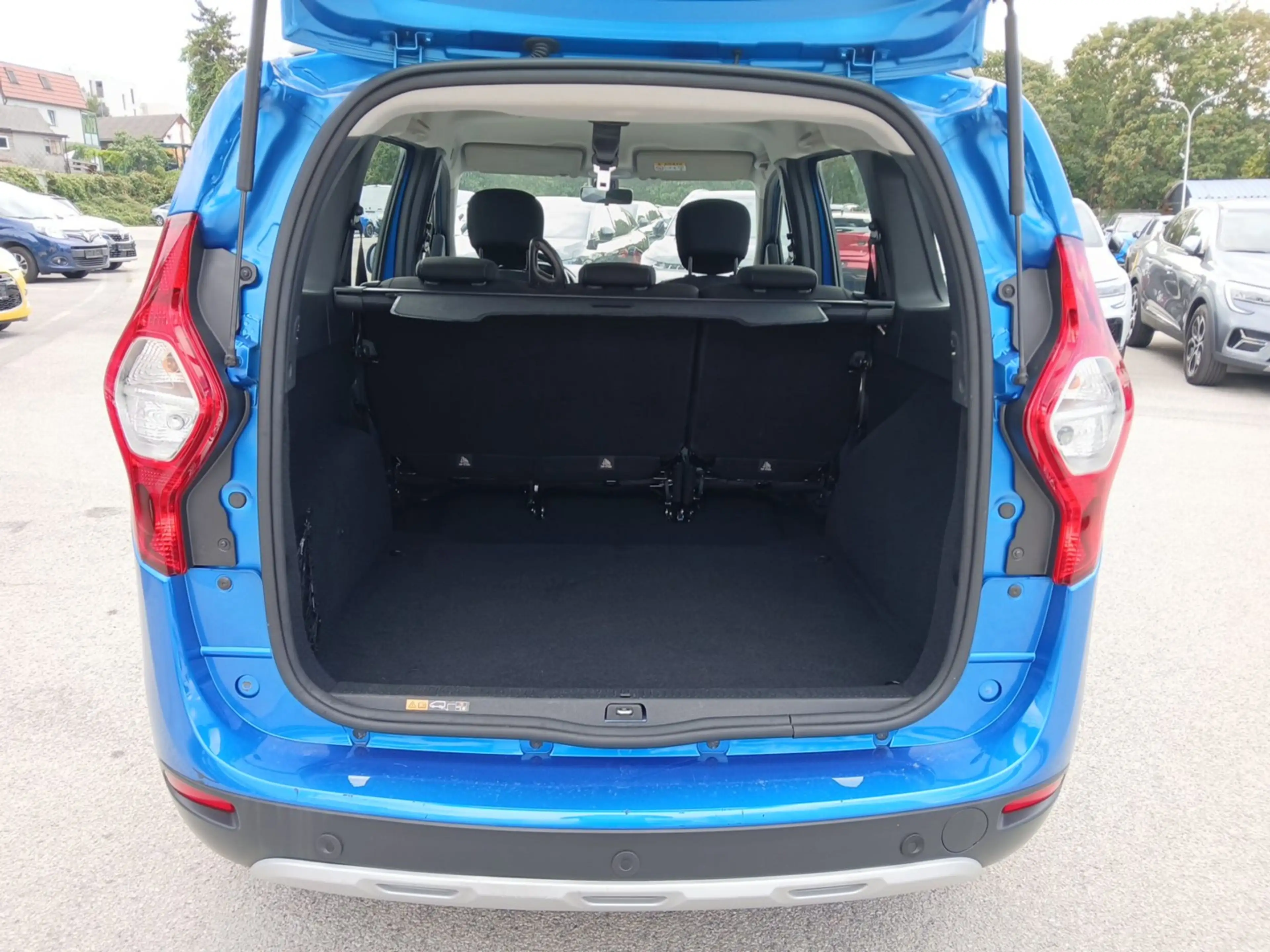 Dacia Lodgy LODGY Celebration 1,5 Blue dCi 115 — photo 10