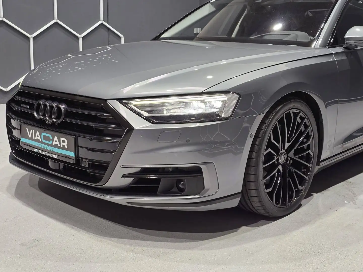 Audi A8 50 TDI quattro Grau - 2