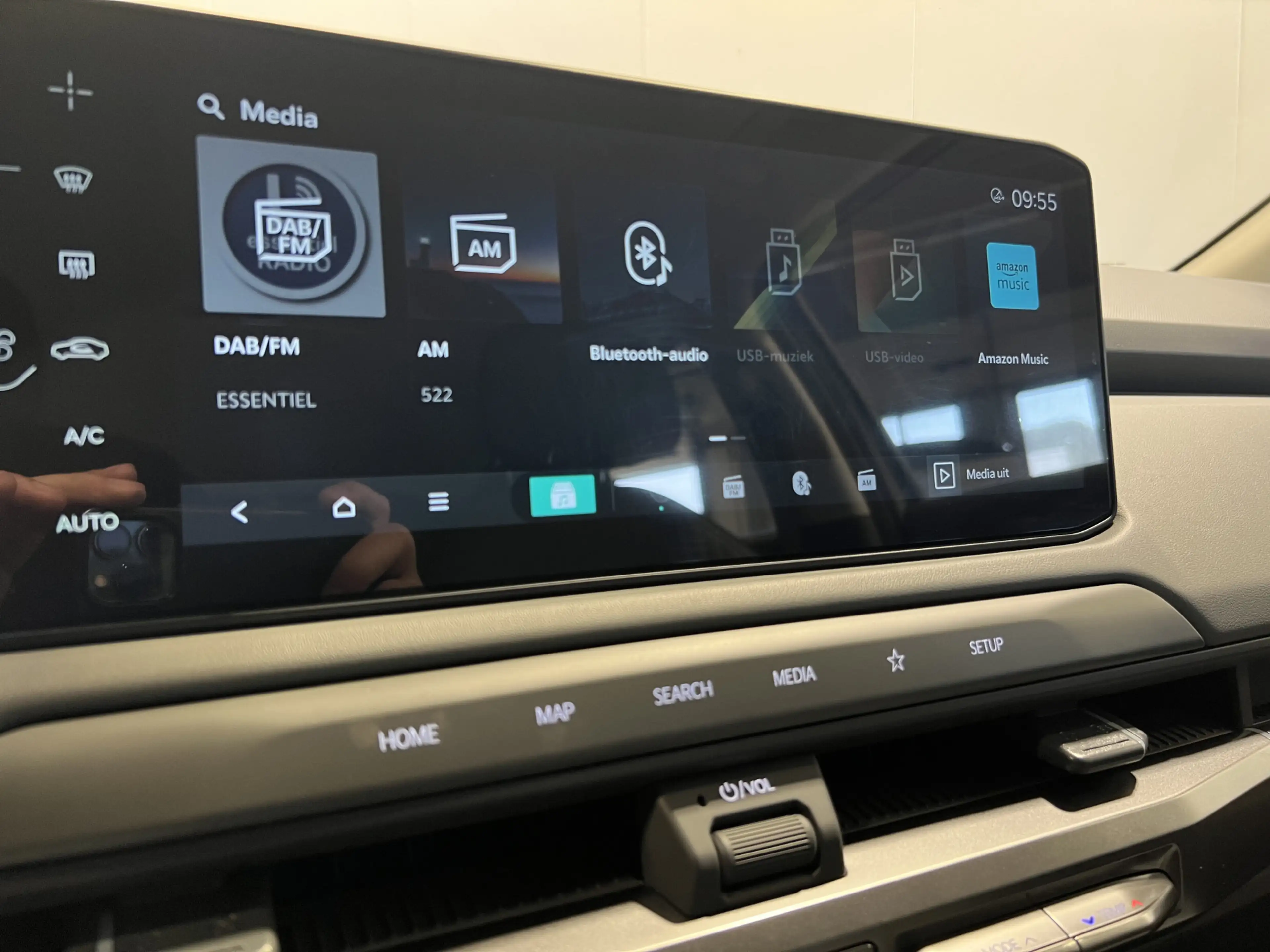Kia EV3 Air 81.4 kWh | Navigatie/Android/Apple Carplay | L — photo 19