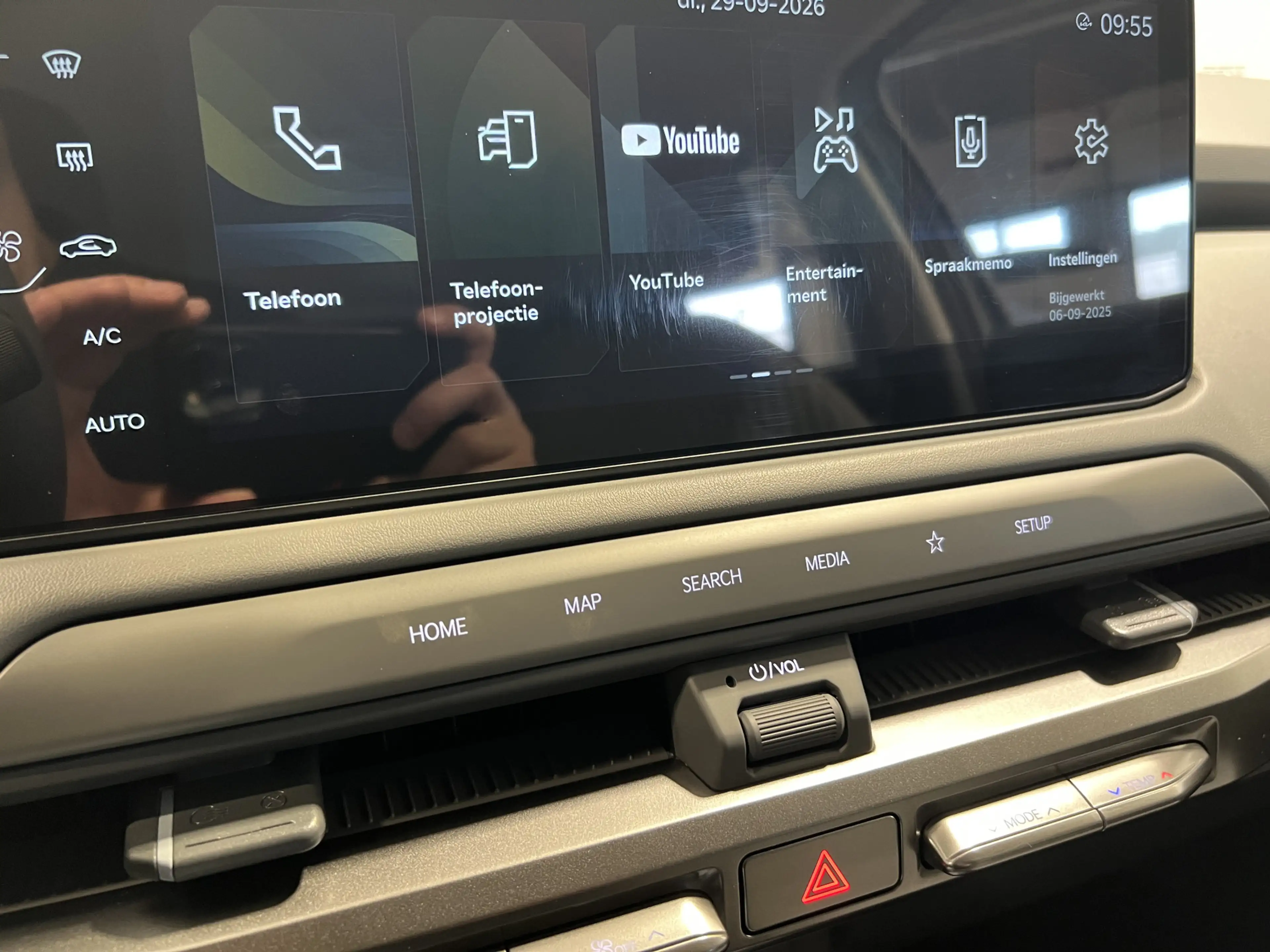 Kia EV3 Air 81.4 kWh | Navigatie/Android/Apple Carplay | L — photo 18