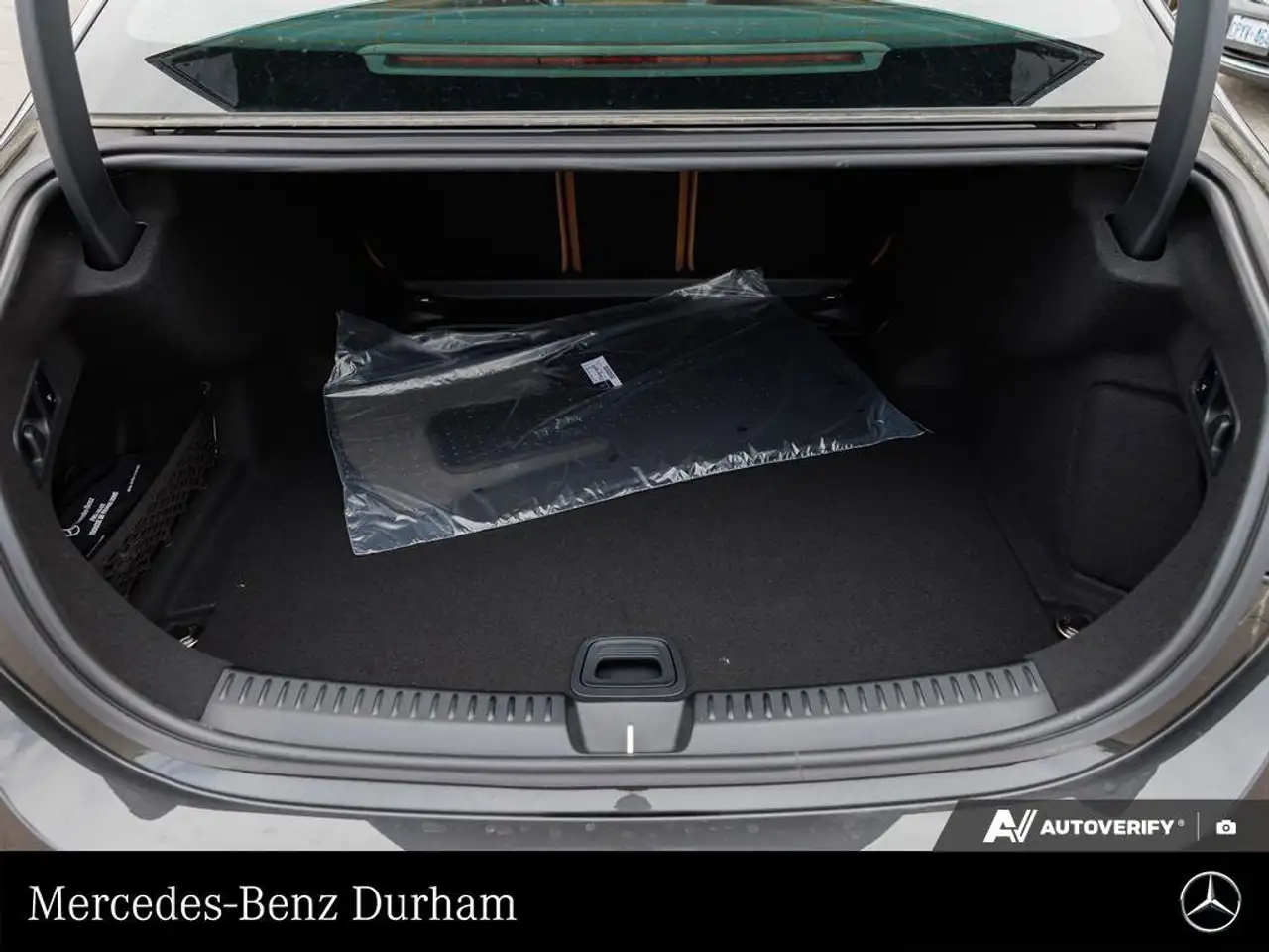 Mercedes-Benz E-Class fotografie Mercedes-Benz E-Class