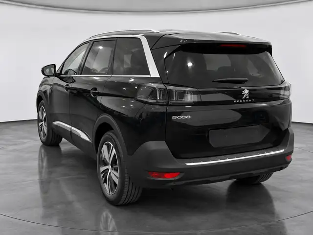 Peugeot 5008 view 2