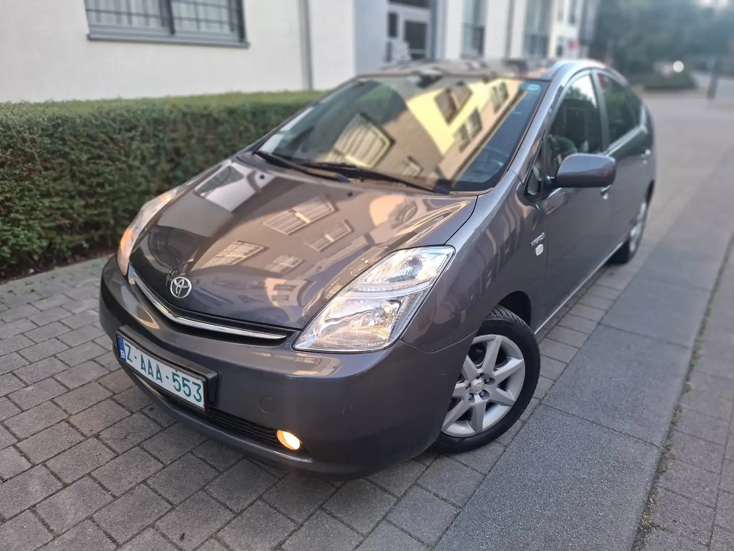 Toyota Prius Prius Hybrid 1.5i VVT-i 16v . 193000 km . Brun - 1