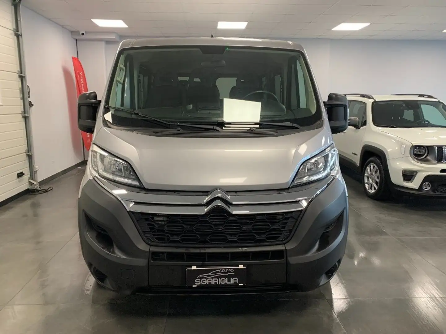 Citroen Jumper 9 POSTI Atlante 2.2 BlueHDi PM-TM Grijs - 2