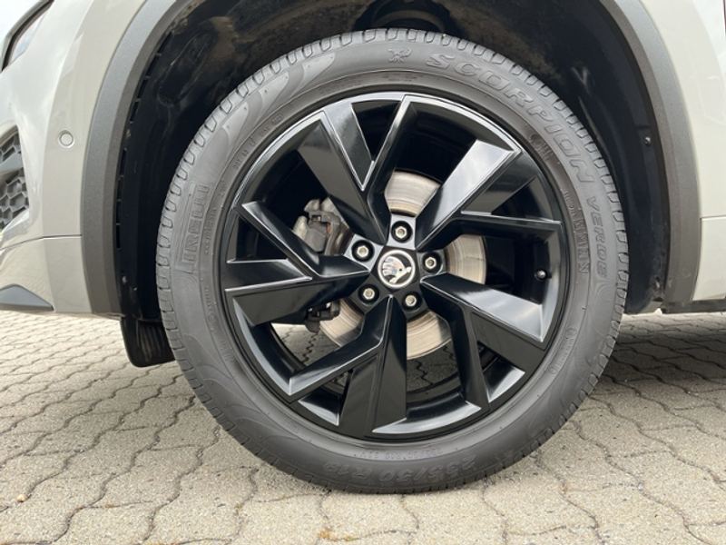Skoda Kodiaq SPORTLINE 1.5TSI DSG AHK ACC NAVI LED — photo 8