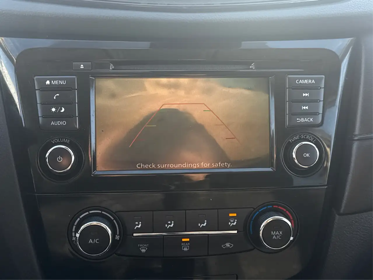 Nissan Rogue снимка Nissan Rogue
