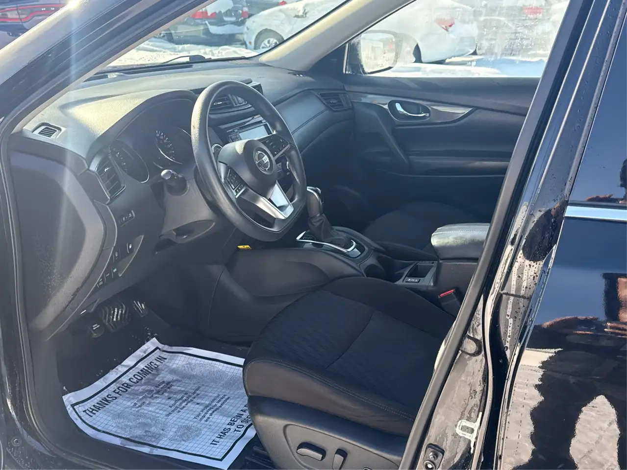 Nissan Rogue снимка Nissan Rogue