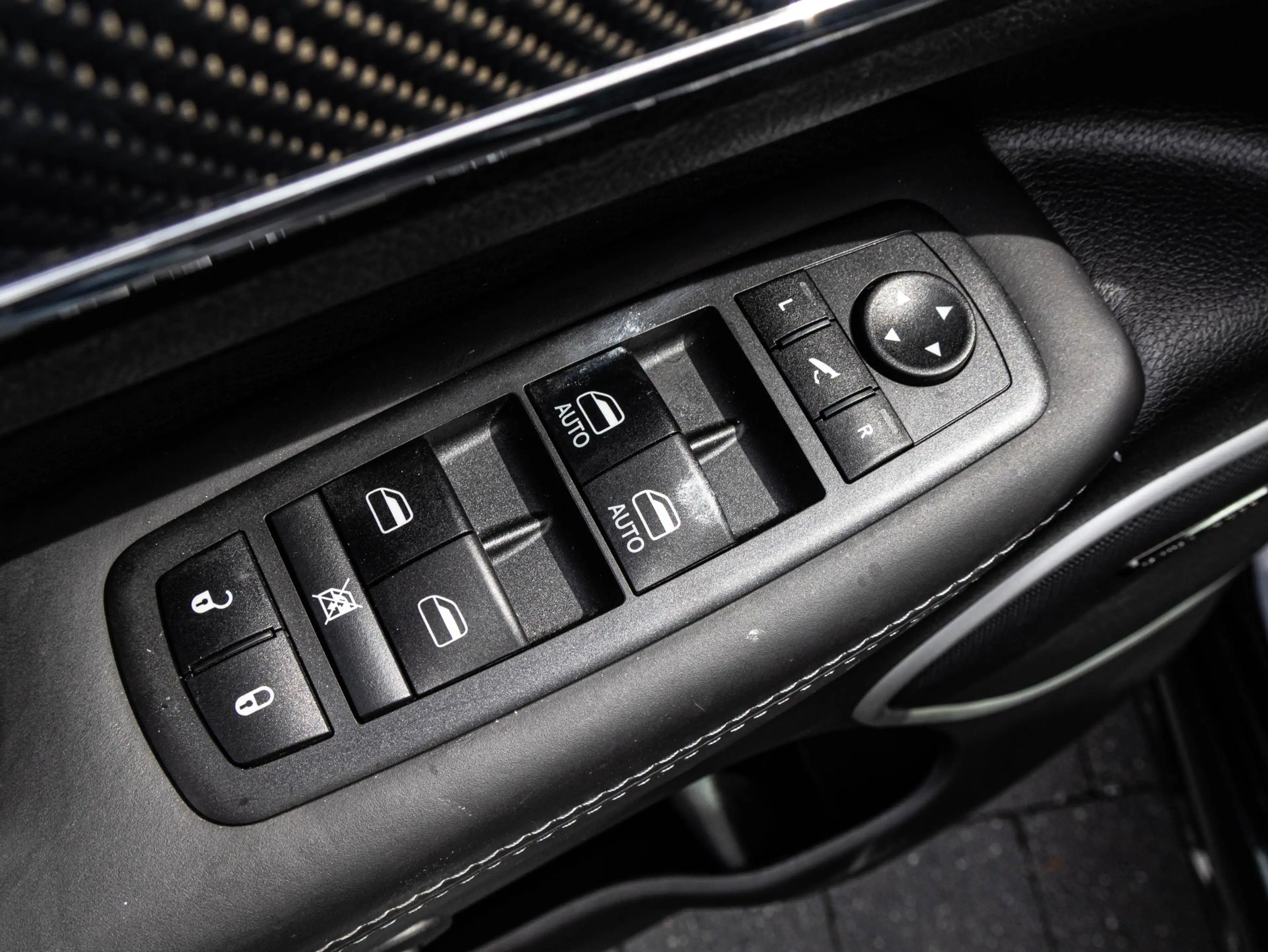 Jeep Grand Cherokee 6.4 V8 SRT8 | LPG | Grijs-kenteken | Leder | Navi — photo 21