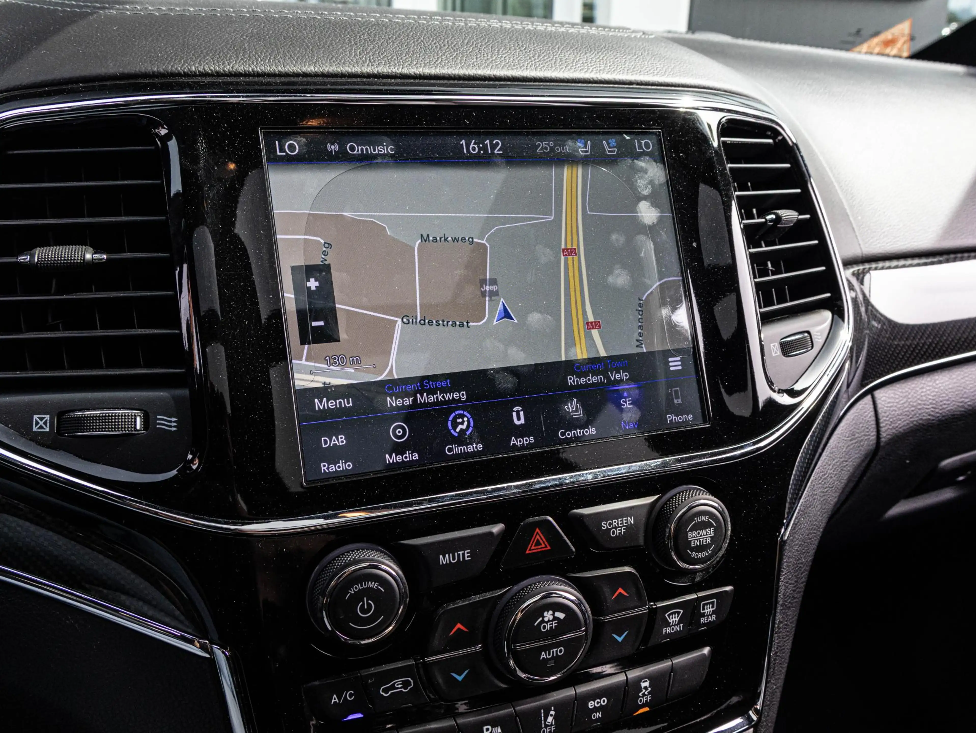Jeep Grand Cherokee 6.4 V8 SRT8 | LPG | Grijs-kenteken | Leder | Navi — photo 8