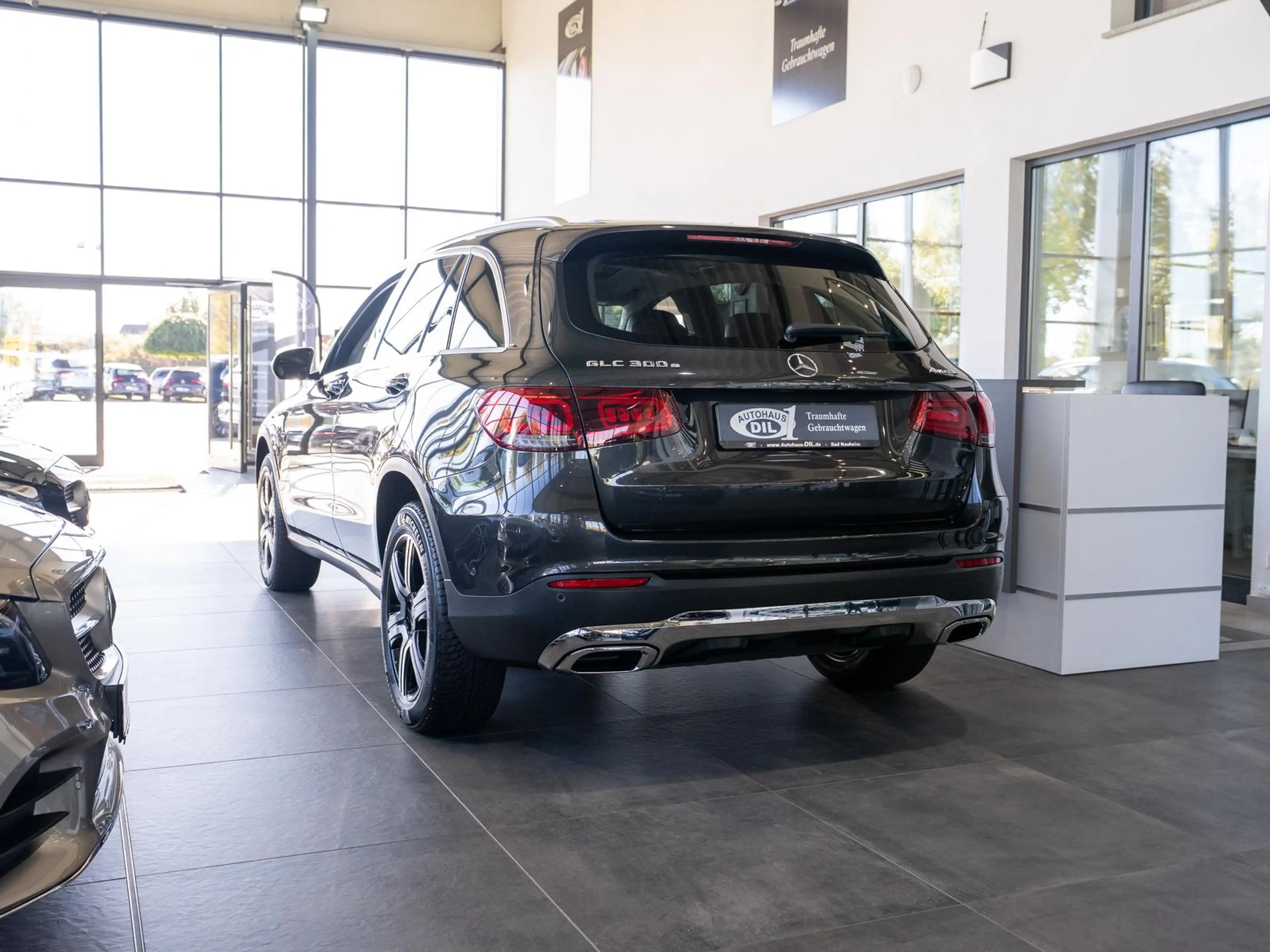 Mercedes-Benz GLC 300 e 4Matic *PANO*DISTR*AHK*MEMORY*R-KAMERA — photo 5
