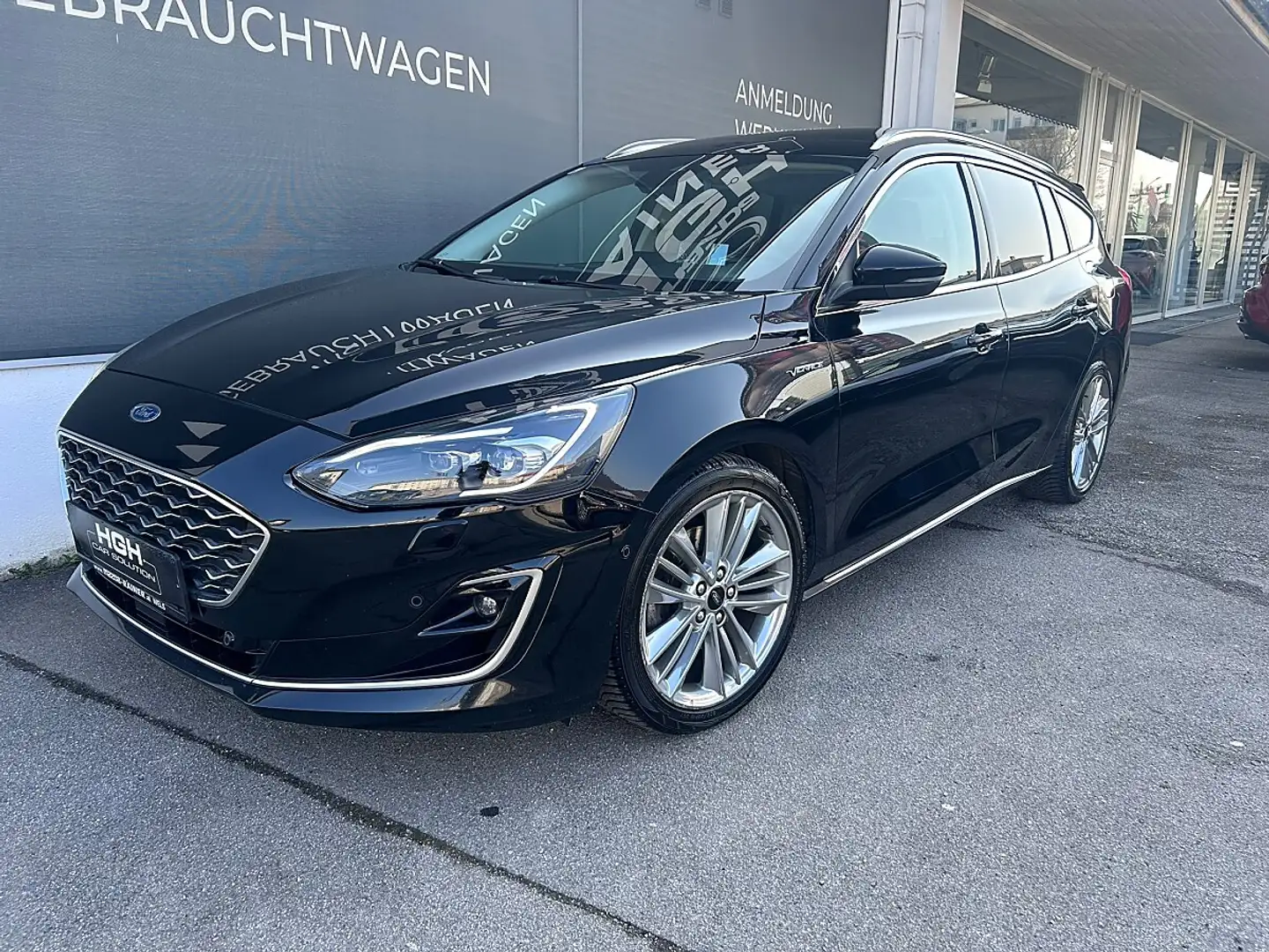 Ford Focus Traveller 2,0 SCR Vignale Aut. / PANO / KLIMA /... Schwarz - 2