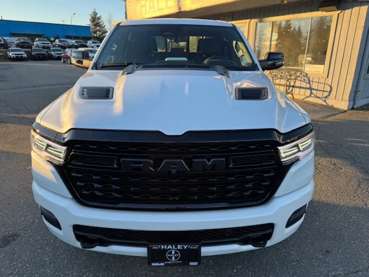 RAM 1500 снимка RAM 1500